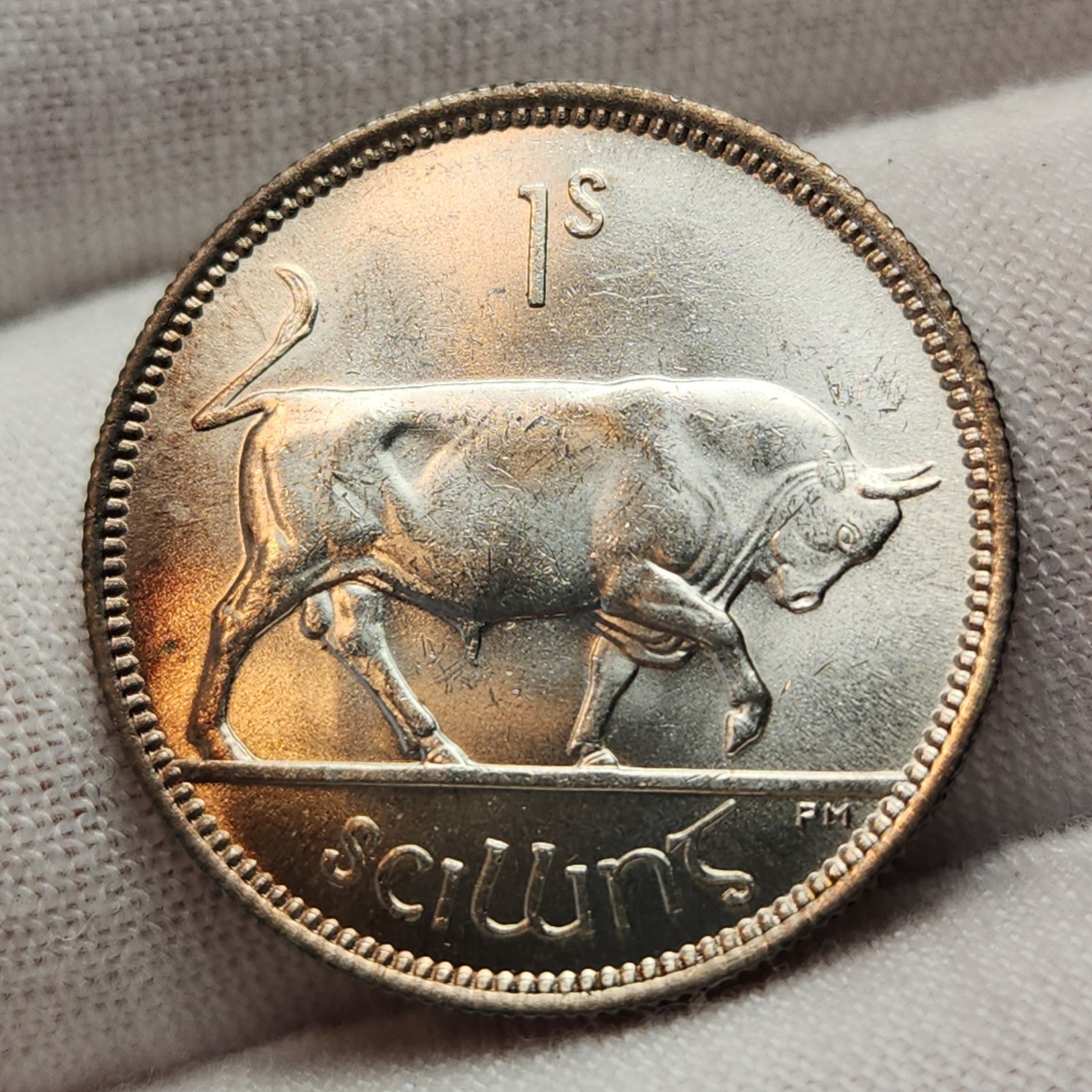 1942 Ireland Silver Shilling BU Uncirculated Eire Harp Bull Key Date GB-42Cc