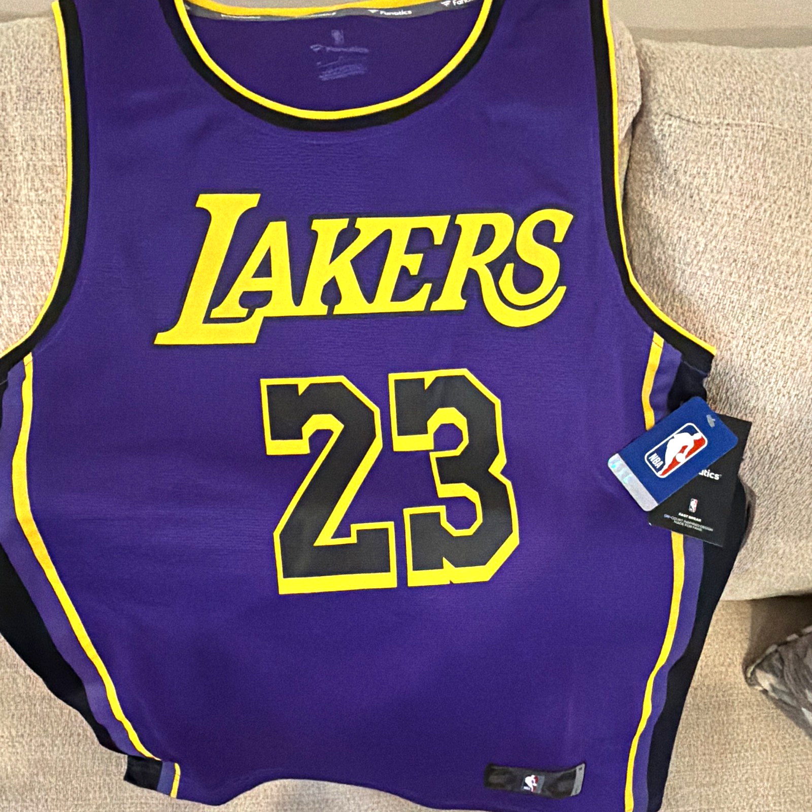 Fanatics Los Angeles Lakers LeBron James #23 NBA Jersey Purple Size M Fanatics Los Angeles Lakers LeBron James #23 NBA Jersey Purple Size M