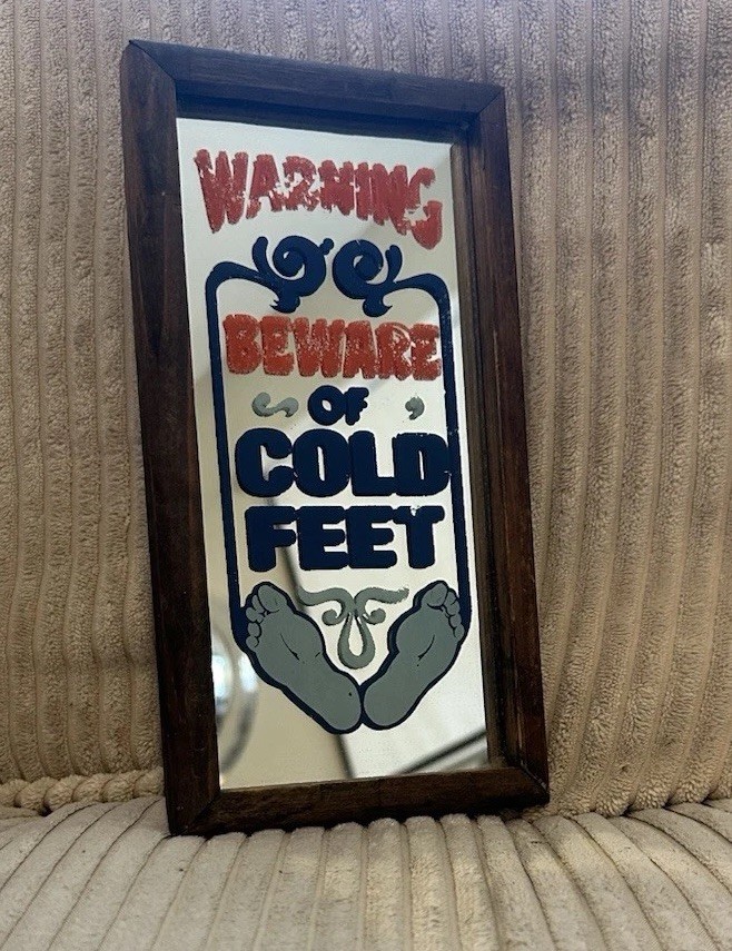 👣 Vintage 1974 Wallace Berrie Co Mirror Novelty Beware Of Cold Feet Retro 👣 👣 Vintage 1974 Wallace Berrie Co Mirror Novelty Beware Of Cold Feet Retro 👣