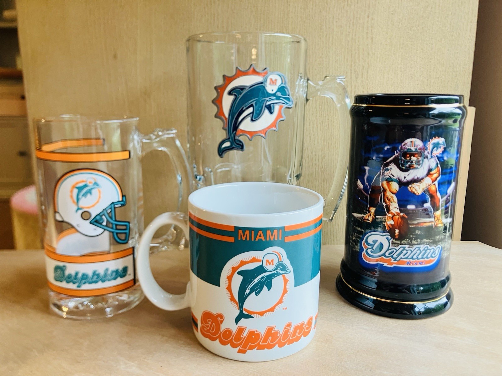 Vintage 1980s-90s Miami Dolphins Logo Mug And Glasses Excellent Condition NFL Vintage 1980s-90s Miami Dolphins Logo Mug And Glasses Excellent Condition NFL