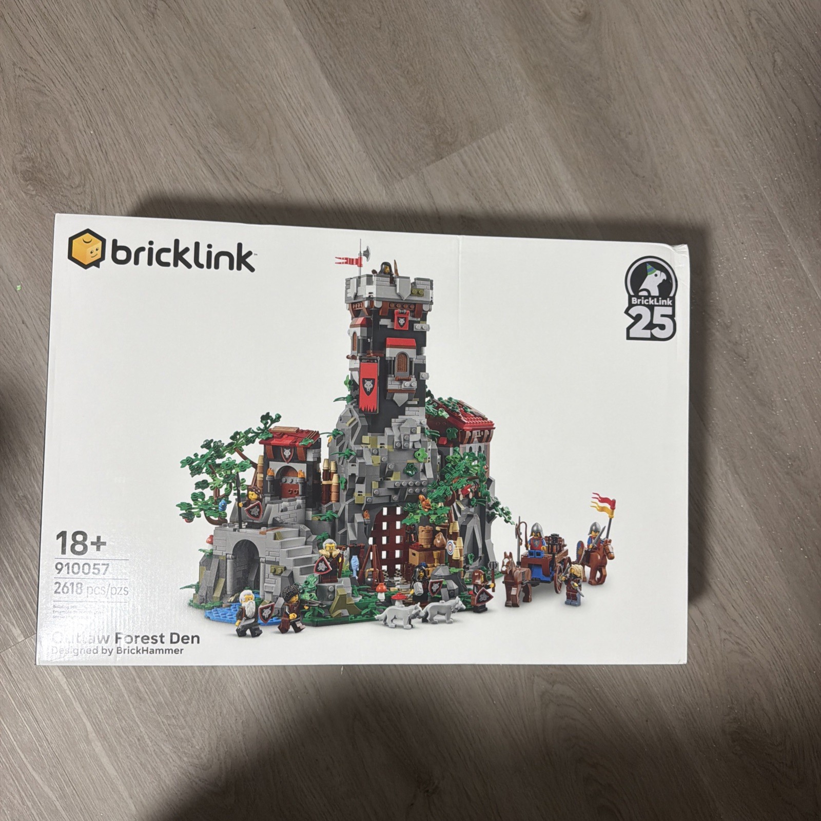 In Hand - LEGO Outlaw Forest Den 910057 BrickLink Designer Program 2618 Pcs 18+ In Hand - LEGO Outlaw Forest Den 910057 BrickLink Designer Program 2618 Pcs 18+