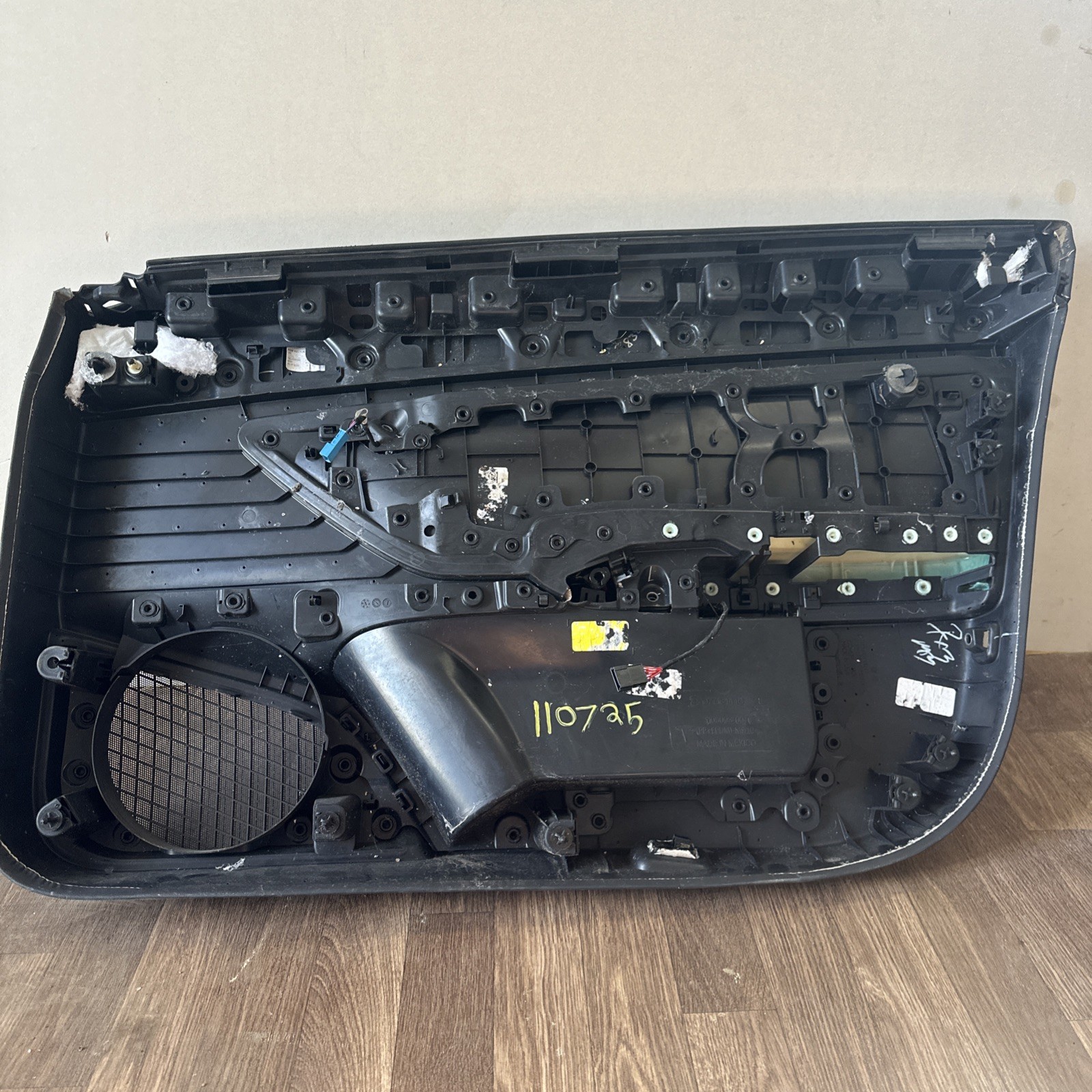 17-23 Tesla Model 3 Front Left Driver Side Door Panel OEM 1105093-00-F 17-23 Tesla Model 3 Front Left Driver Side Door Panel OEM 1105093-00-F