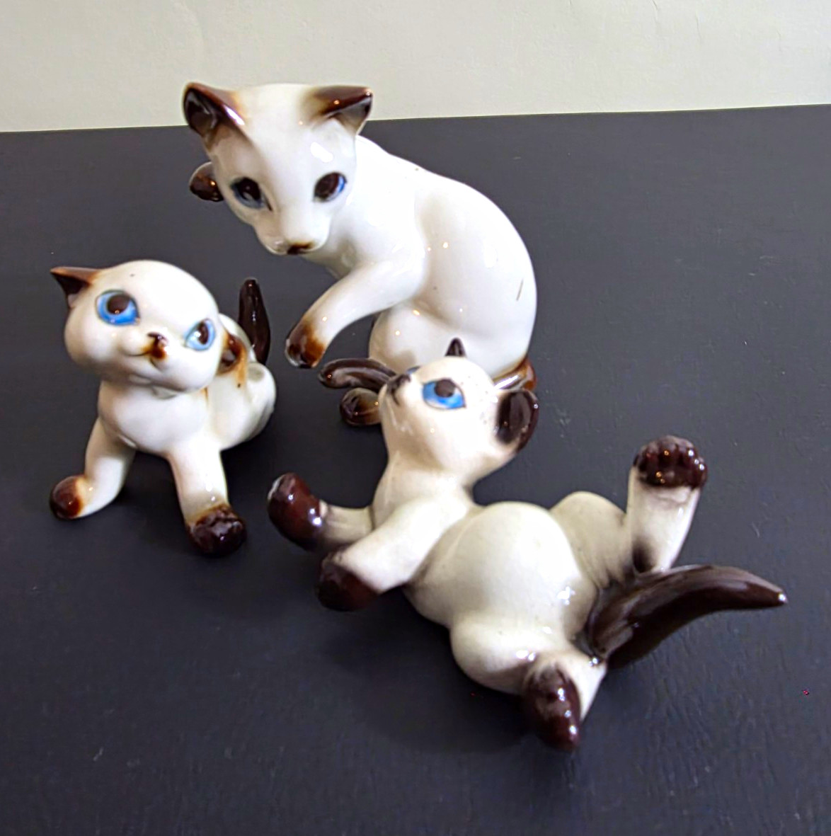 3pc Siamese Cat Porcelain Figurine Set, White & Brown, Blue Eyes 3pc Siamese Cat Porcelain Figurine Set, White & Brown, Blue Eyes