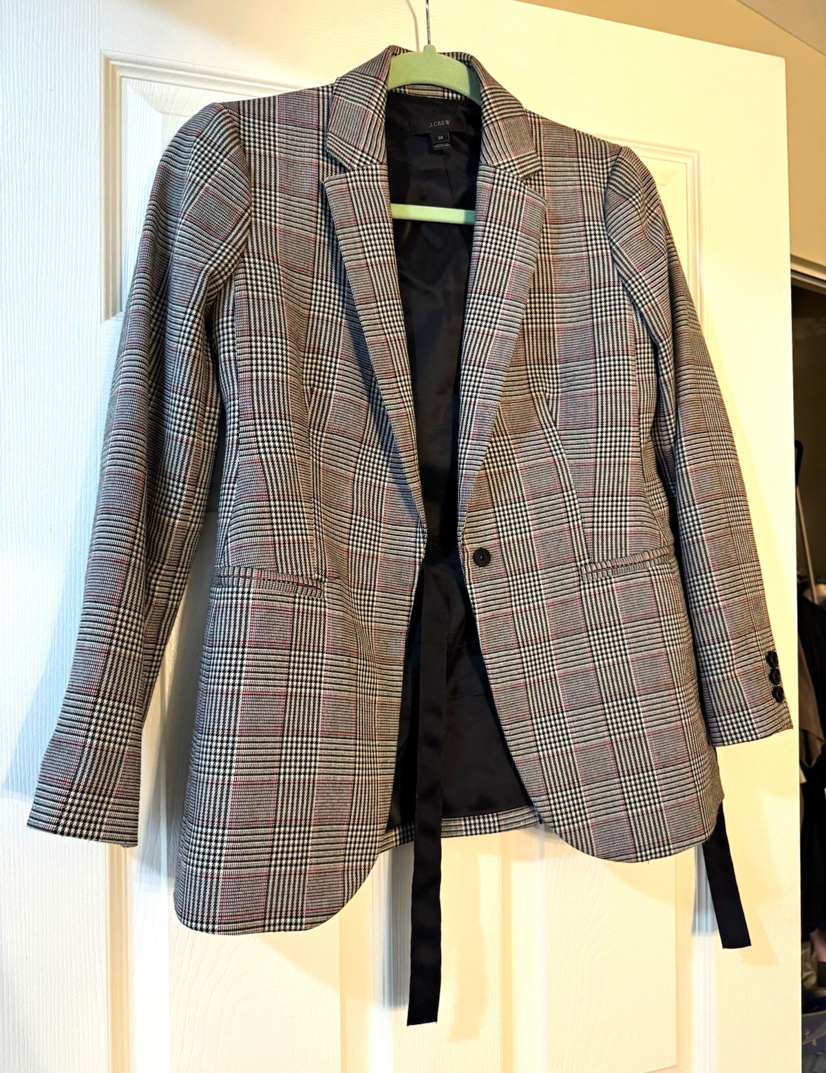 J.CREW Women’s Petite 2P Plaid Blazer Black/White/Red J.CREW Women’s Petite 2P Plaid Blazer Black/White/Red