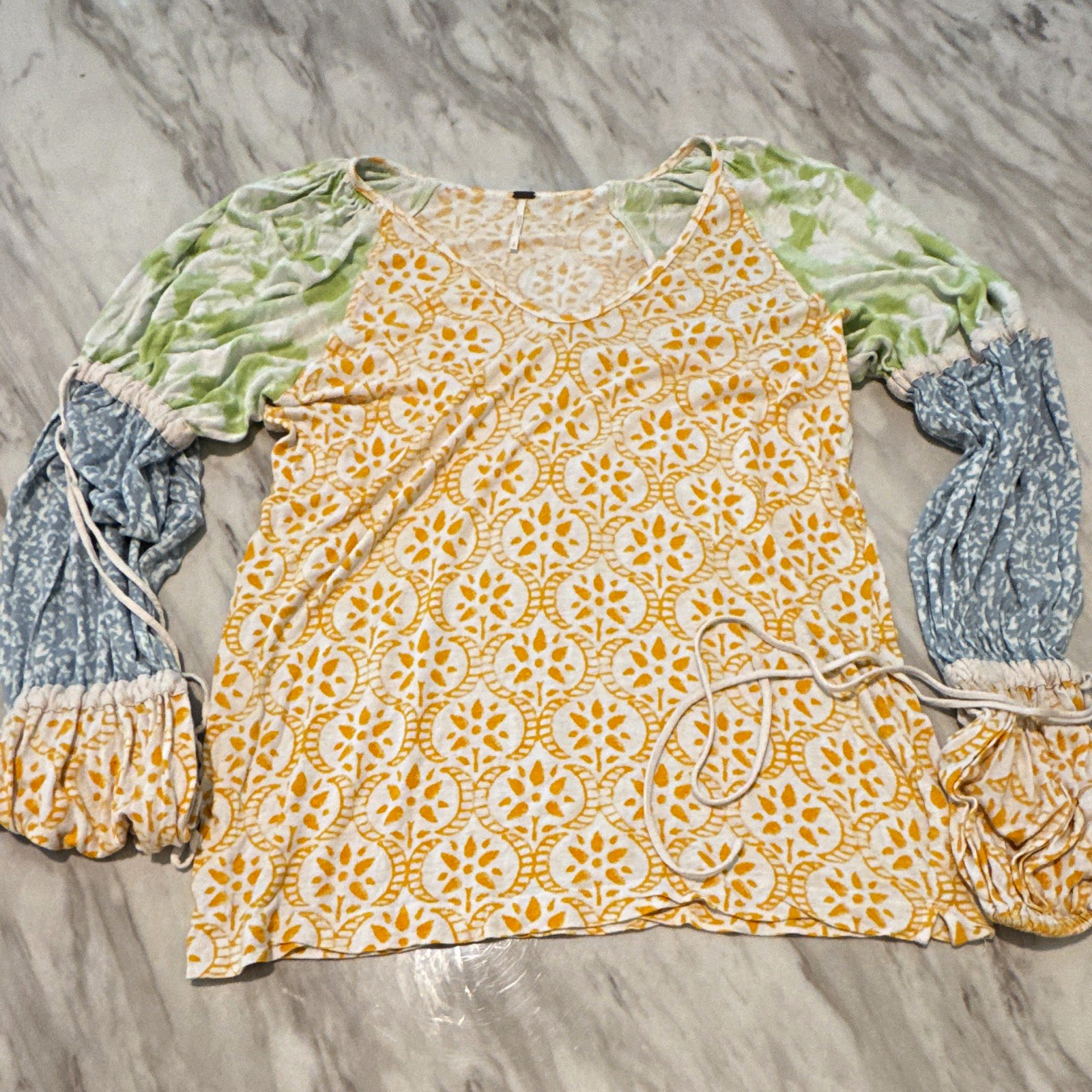 Free People Womens Yellow Geometric V-Neck Knit Bell Sleeve Tunic Blouse L 0228 Free People Womens Yellow Geometric V-Neck Knit Bell Sleeve Tunic Blouse L 0228