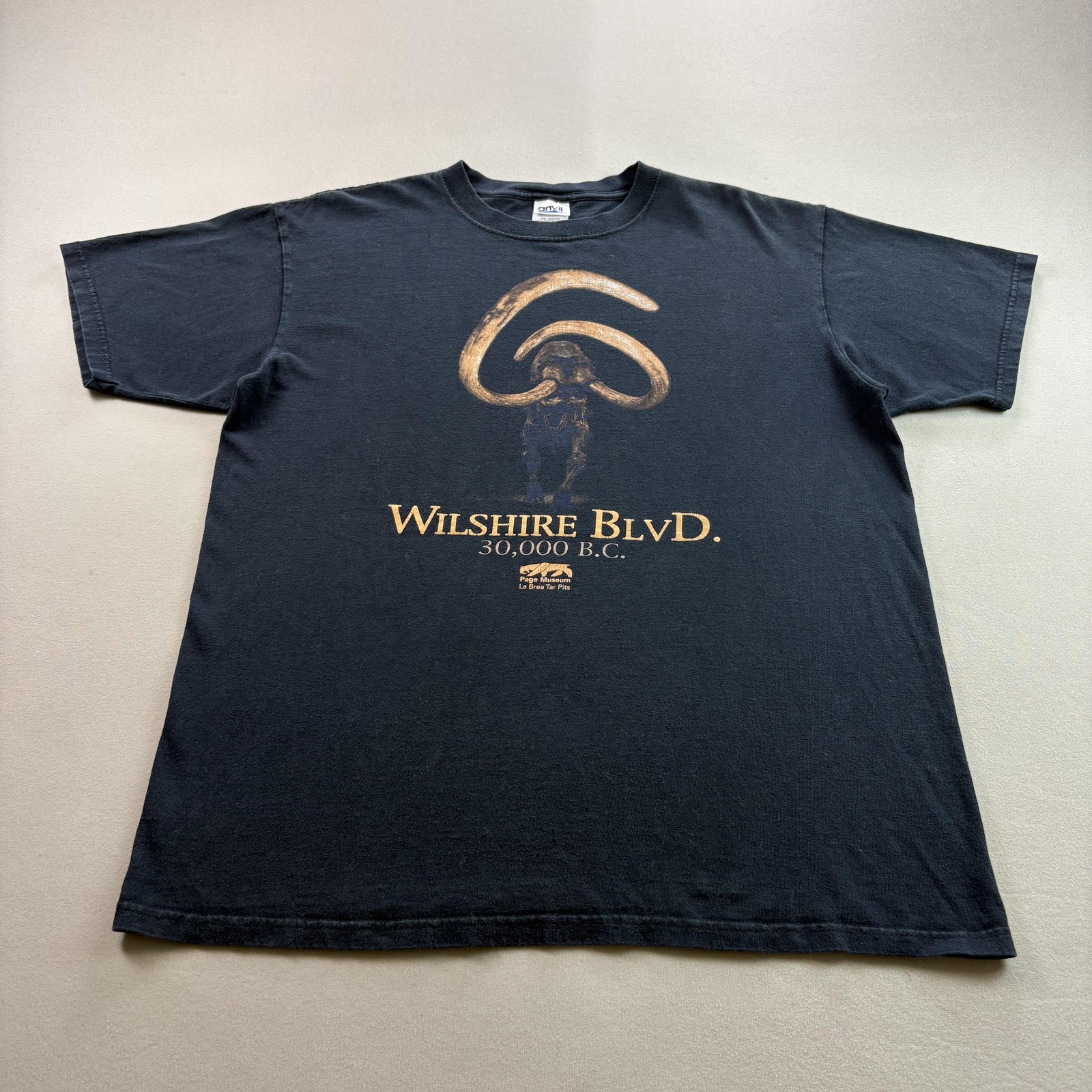 Vintage Mammoth T-Shirt Mens Large Black Page Museum La Brea Tar Pits Wilshire Vintage Mammoth T-Shirt Mens Large Black Page Museum La Brea Tar Pits Wilshire