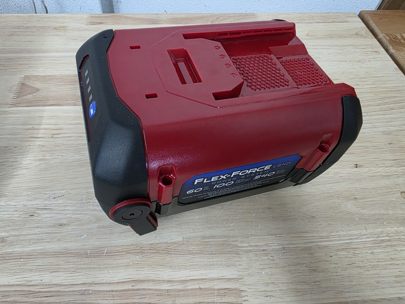 GENUINE OEM TORO PART # 66810 60V FLEX-FORCE 10.0 Ah LITHIUM-ION BATTERY GENUINE OEM TORO PART # 66810 60V FLEX-FORCE 10.0 Ah LITHIUM-ION BATTERY