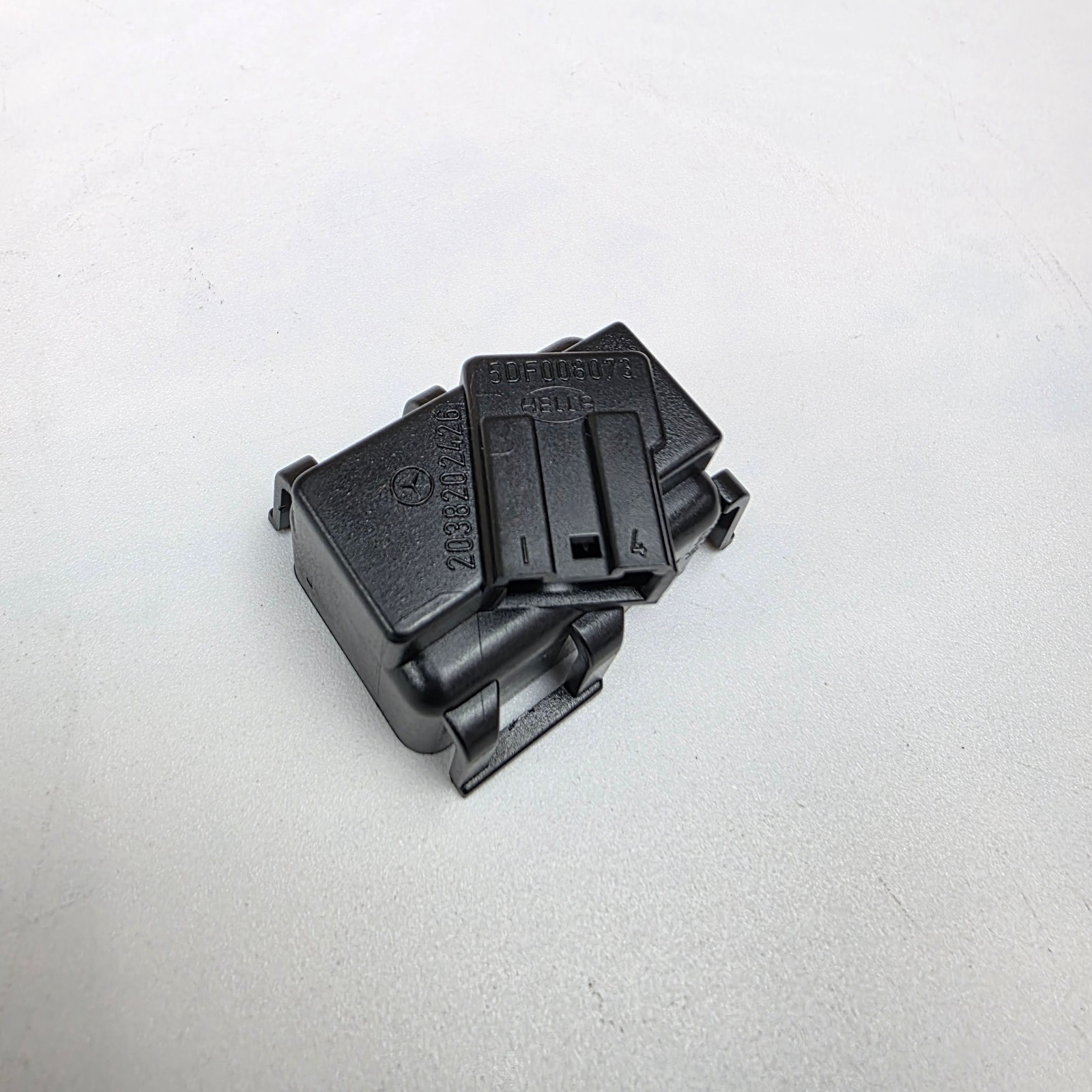 01-05 Mercedes C230 C240 C320 W203 Rain and Light Sensor A2038202426 OEM