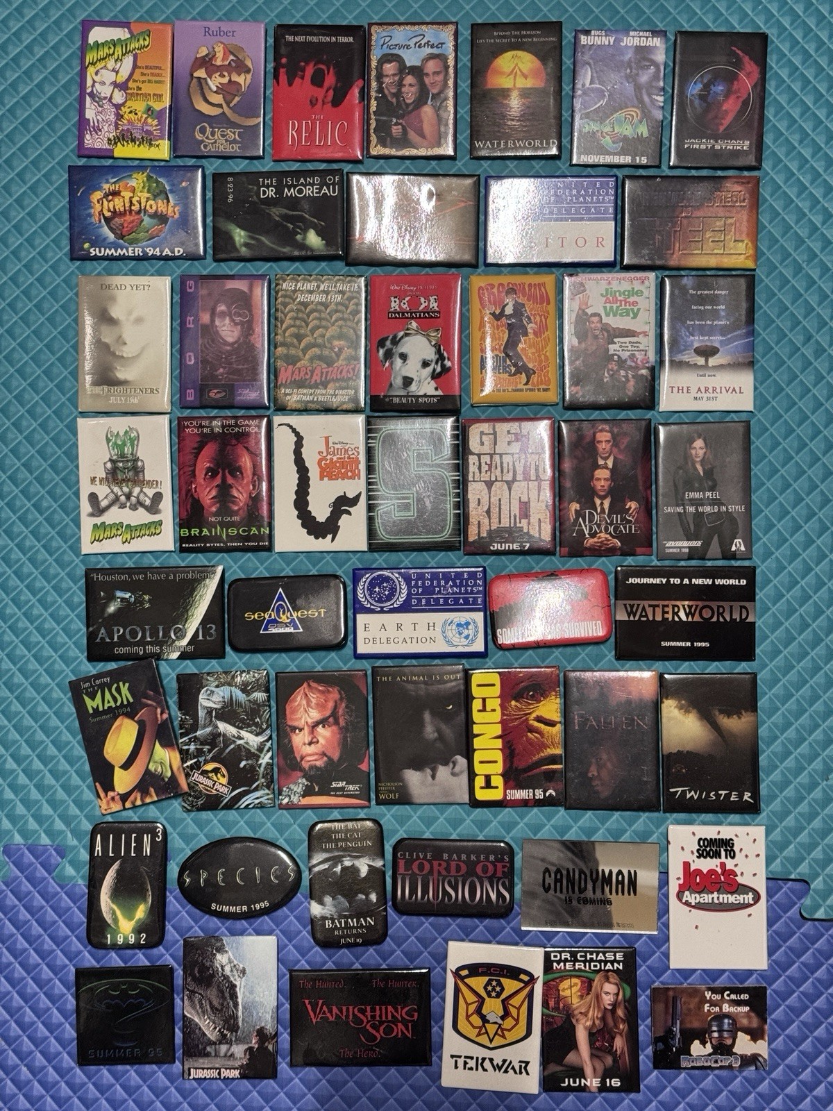 Large Lot Of 50 TV And Movie Pinback Buttons Mostly 90s Batman Jurassic Park ++ Large Lot Of 50 TV And Movie Pinback Buttons Mostly 90s Batman Jurassic Park ++