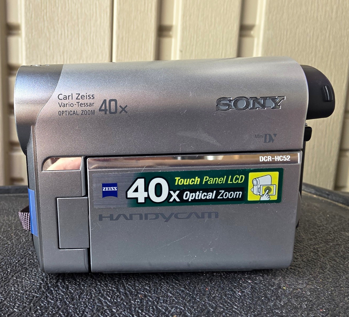 Sony Handycam DCR-HC52 MiniDV Camcorder 40x Optical Zoom Touch LCD USB Sony Handycam DCR-HC52 MiniDV Camcorder 40x Optical Zoom Touch LCD USB