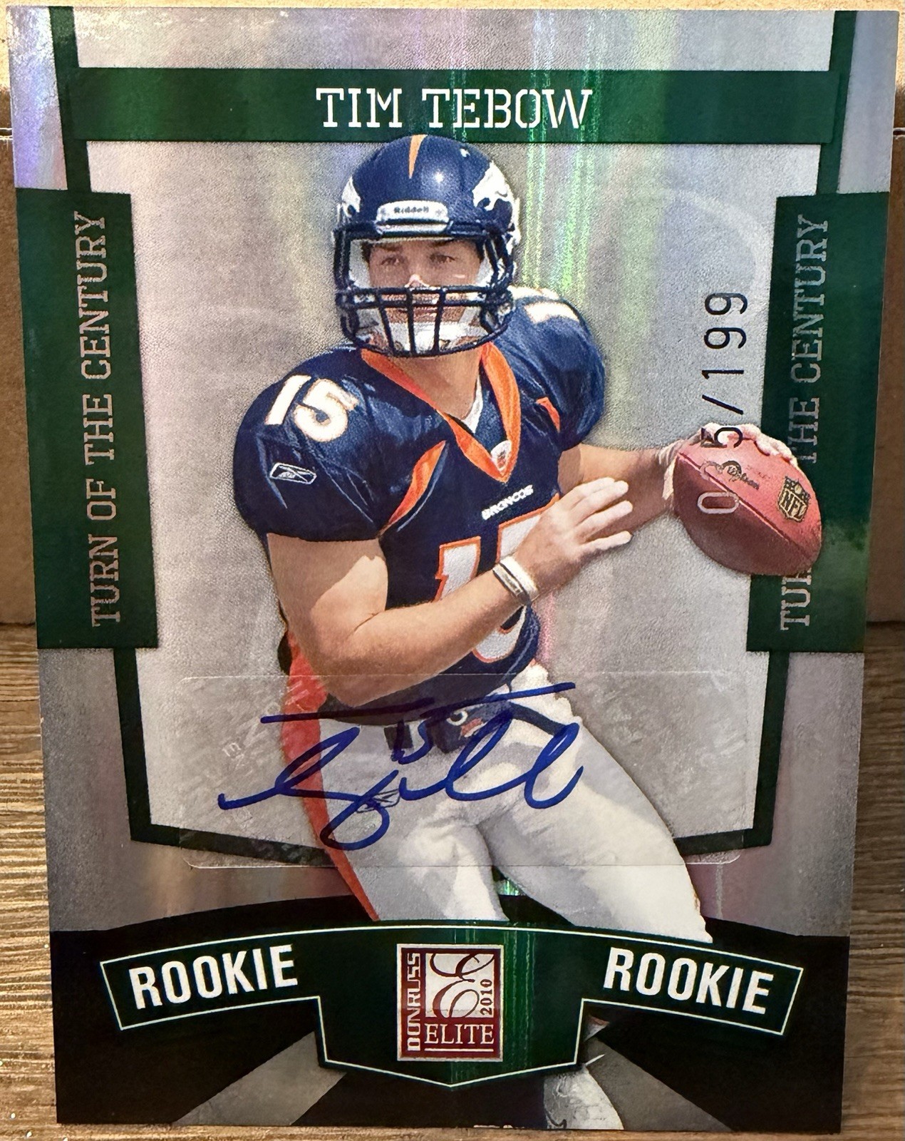 2010 Donruss Elite TIM TEBOW Turn Of The Century Rookie Autograph /199 Broncos 2010 Donruss Elite TIM TEBOW Turn Of The Century Rookie Autograph /199 Broncos
