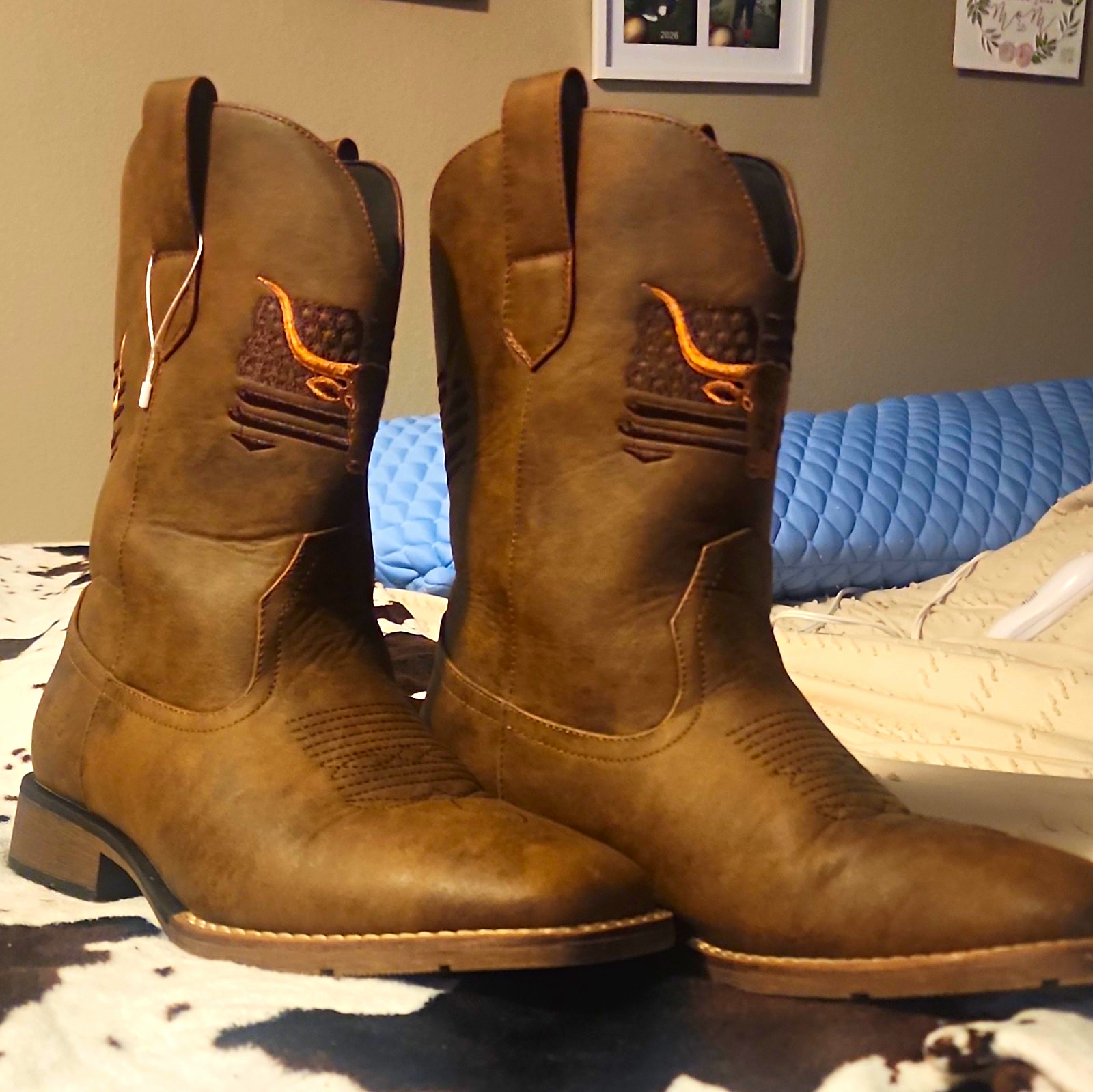 Ariat Brown Western Cowboy Boots Pair Ariat Brown Western Cowboy Boots Pair