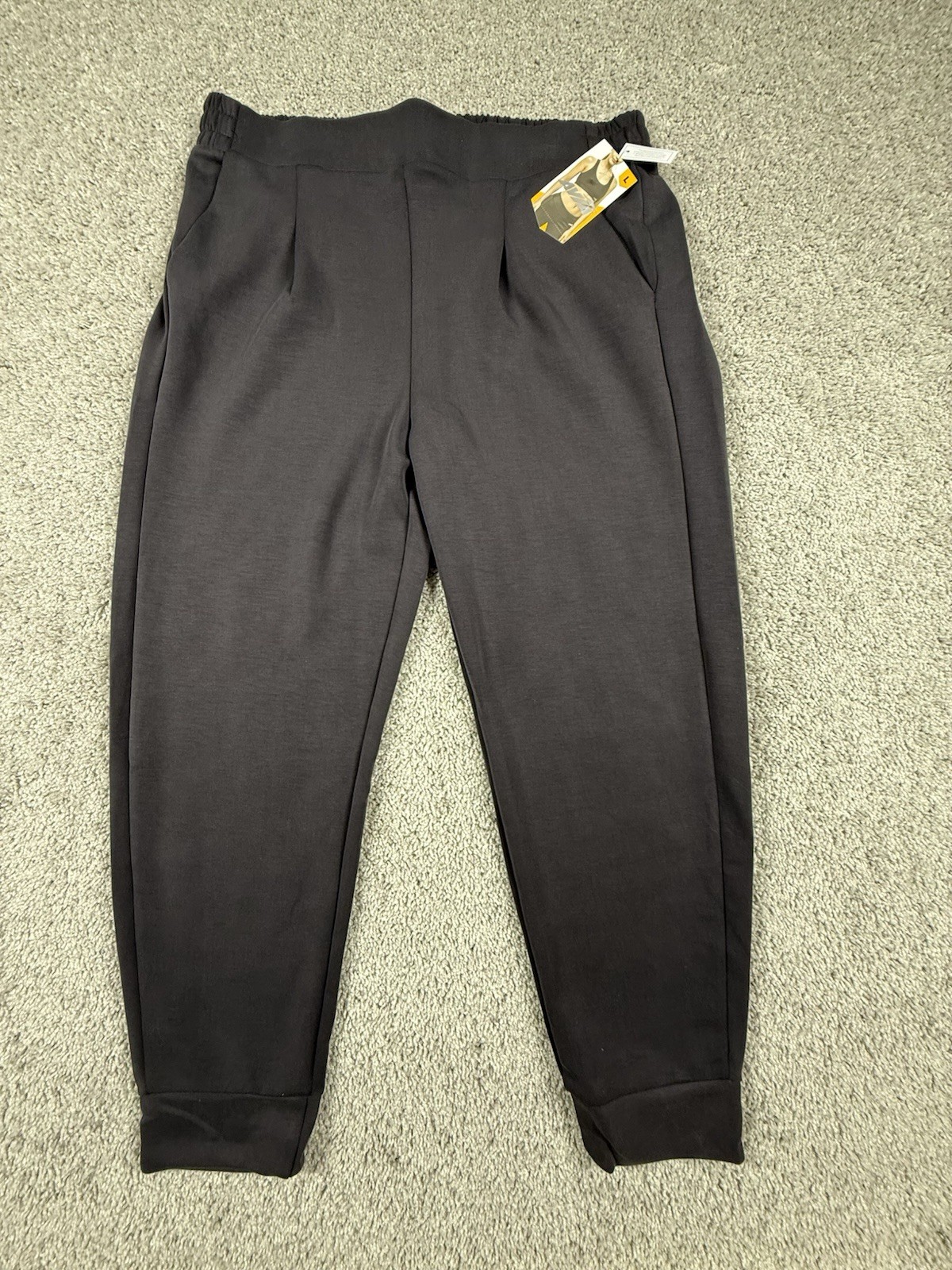 Avia Womens Large (12-14) Scuba Knit Pleat Jogger Pants, Pockets black NWT Avia Womens Large (12-14) Scuba Knit Pleat Jogger Pants, Pockets black NWT