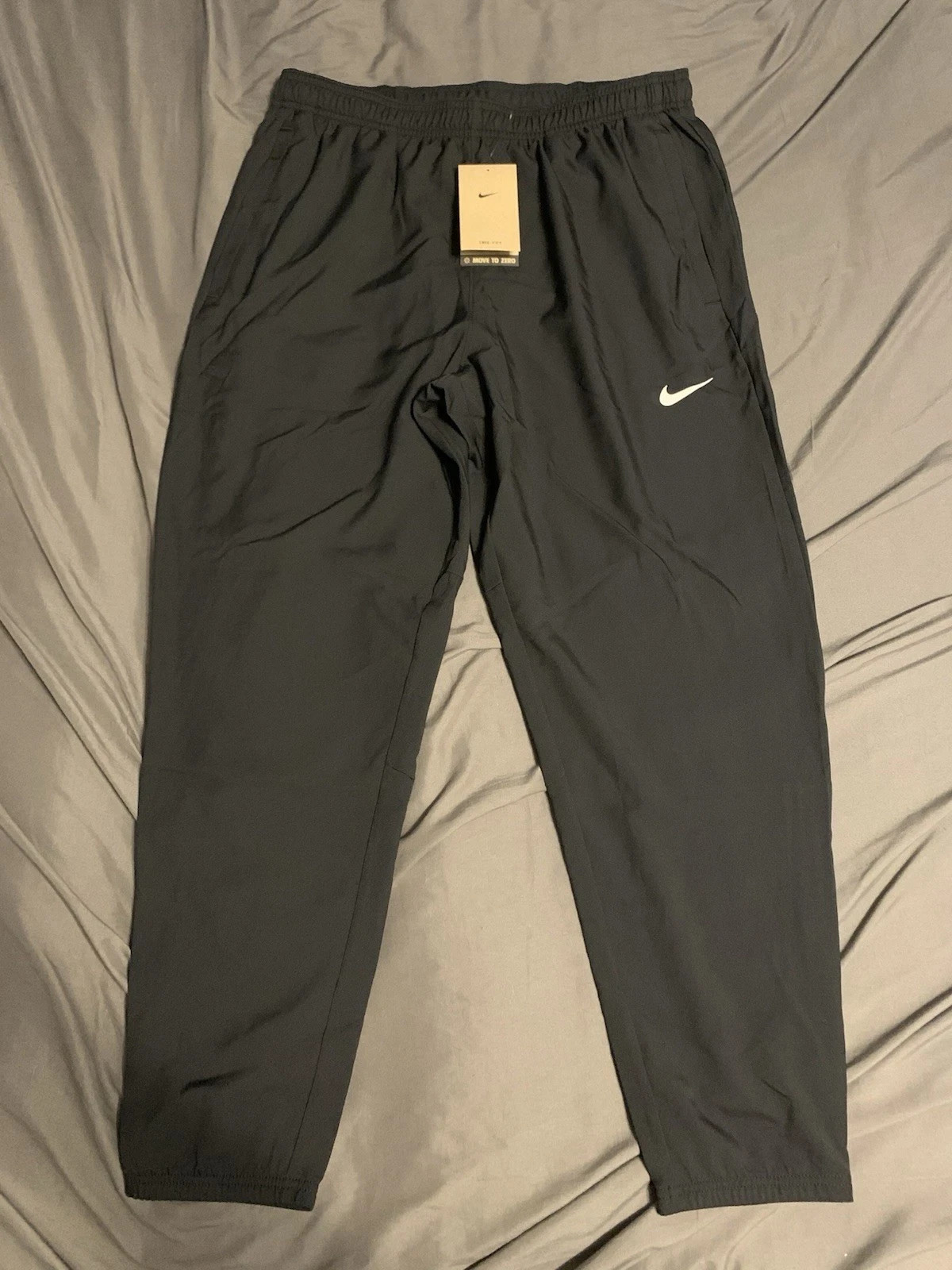 Nike Dri Fit Challenger Black Woven Running Pants DD4894-010 Men’s Size XL Nike Dri Fit Challenger Black Woven Running Pants DD4894-010 Men’s Size XL