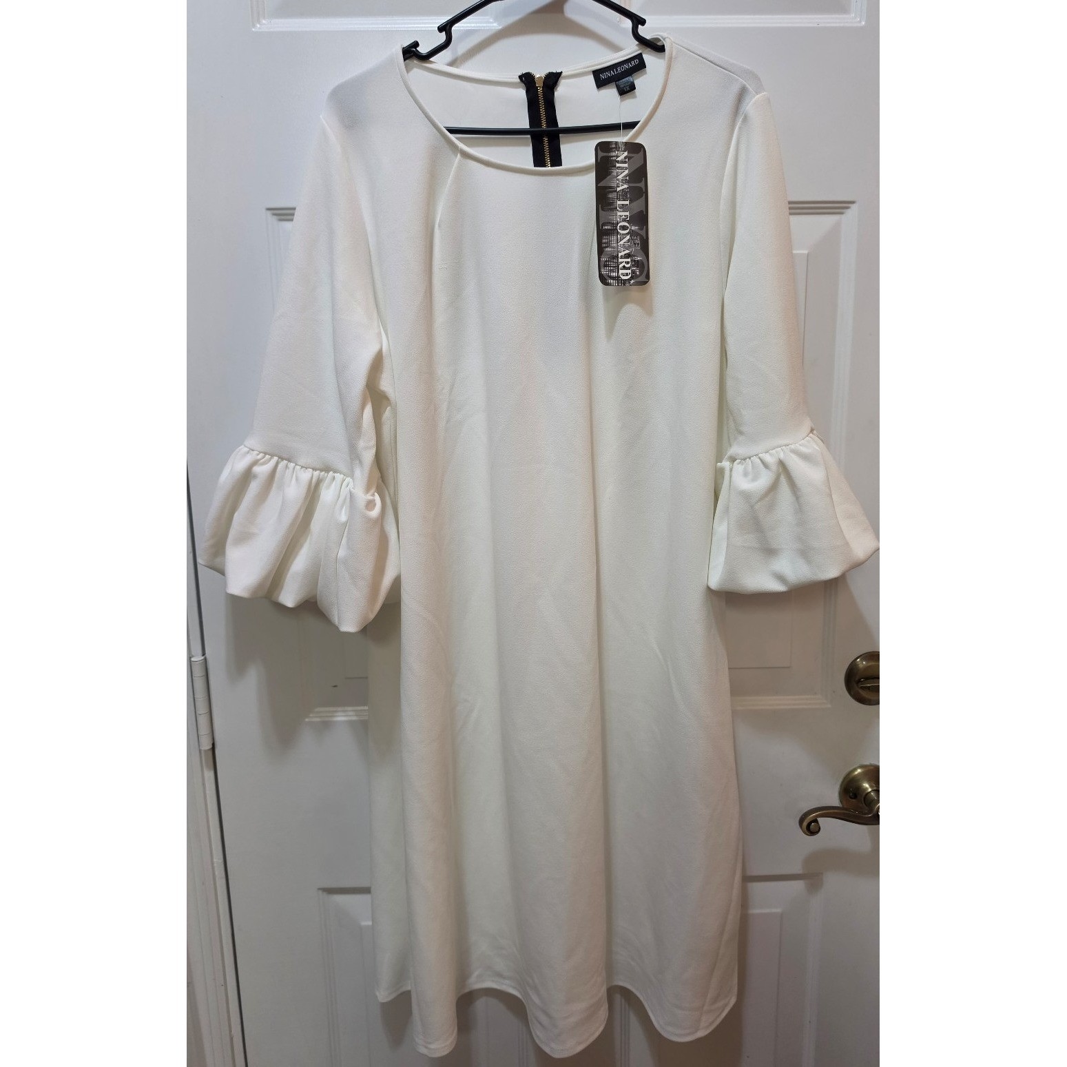 NWT Nina Leonard 1X White Crepe Bell Sleeve Shift Dress Exposed Gold Zipper Plus NWT Nina Leonard 1X White Crepe Bell Sleeve Shift Dress Exposed Gold Zipper Plus
