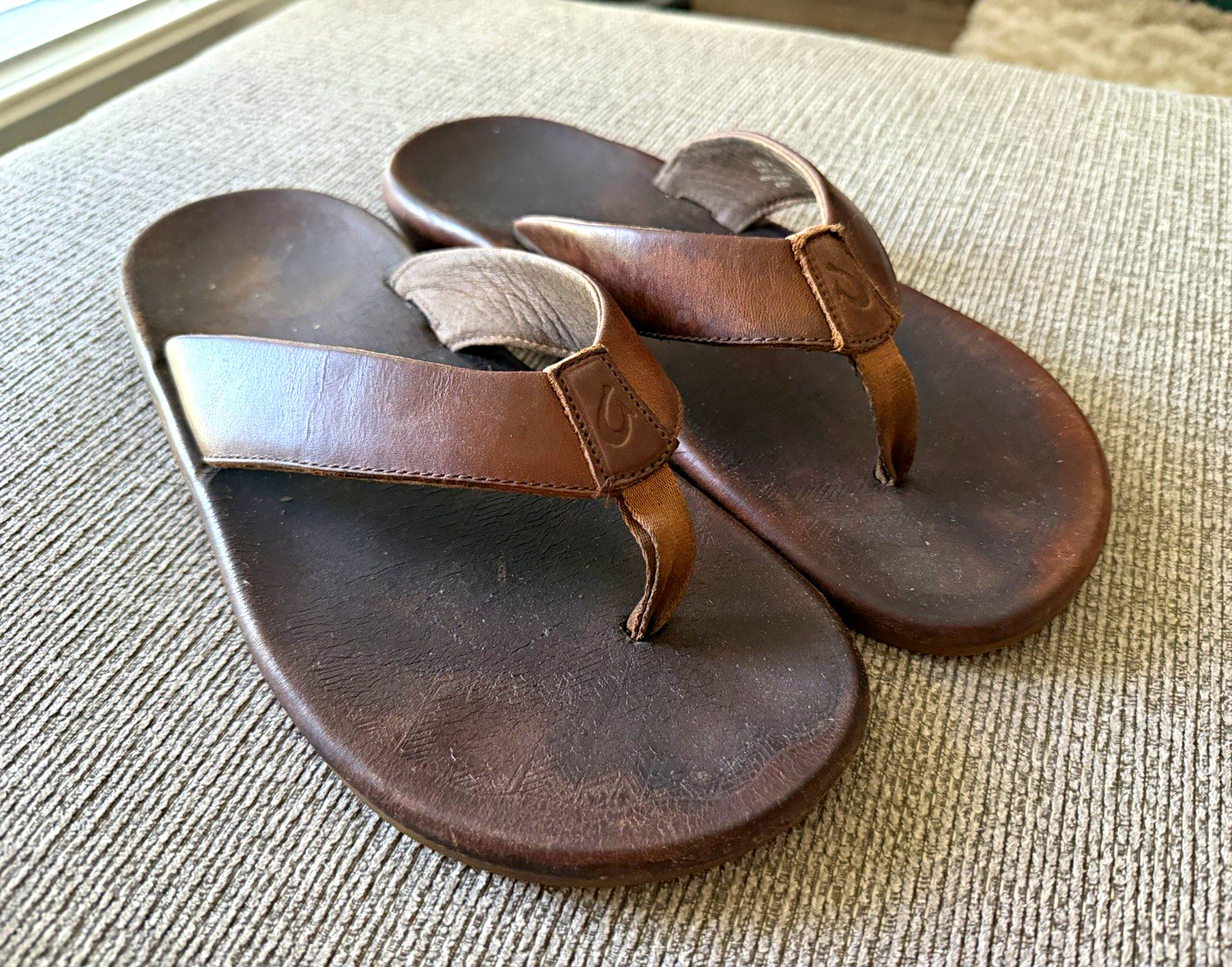 OluKai Men’s Brown FULL Leather Thong Sandals Slip-On Comfort Rubber $130 new OluKai Men’s Brown FULL Leather Thong Sandals Slip-On Comfort Rubber $130 new