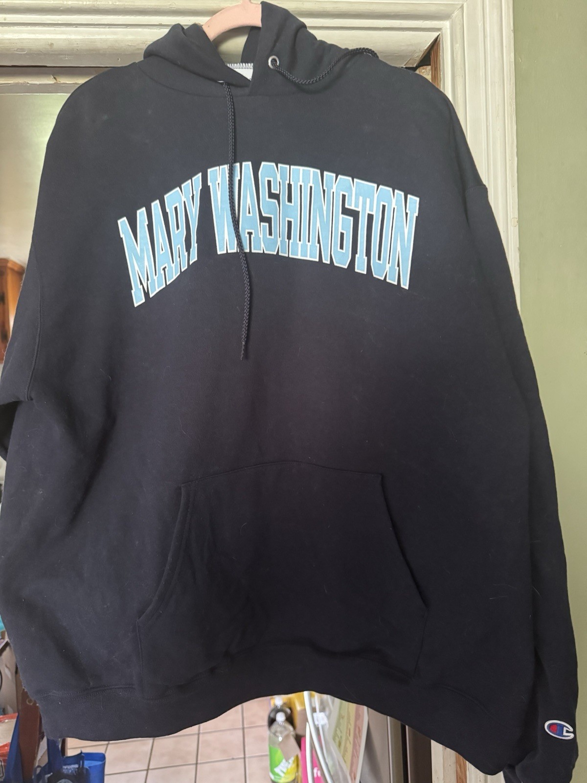 Champion Men’s Black Pullover Hoodie Graphic Logo Drawstring Pockets