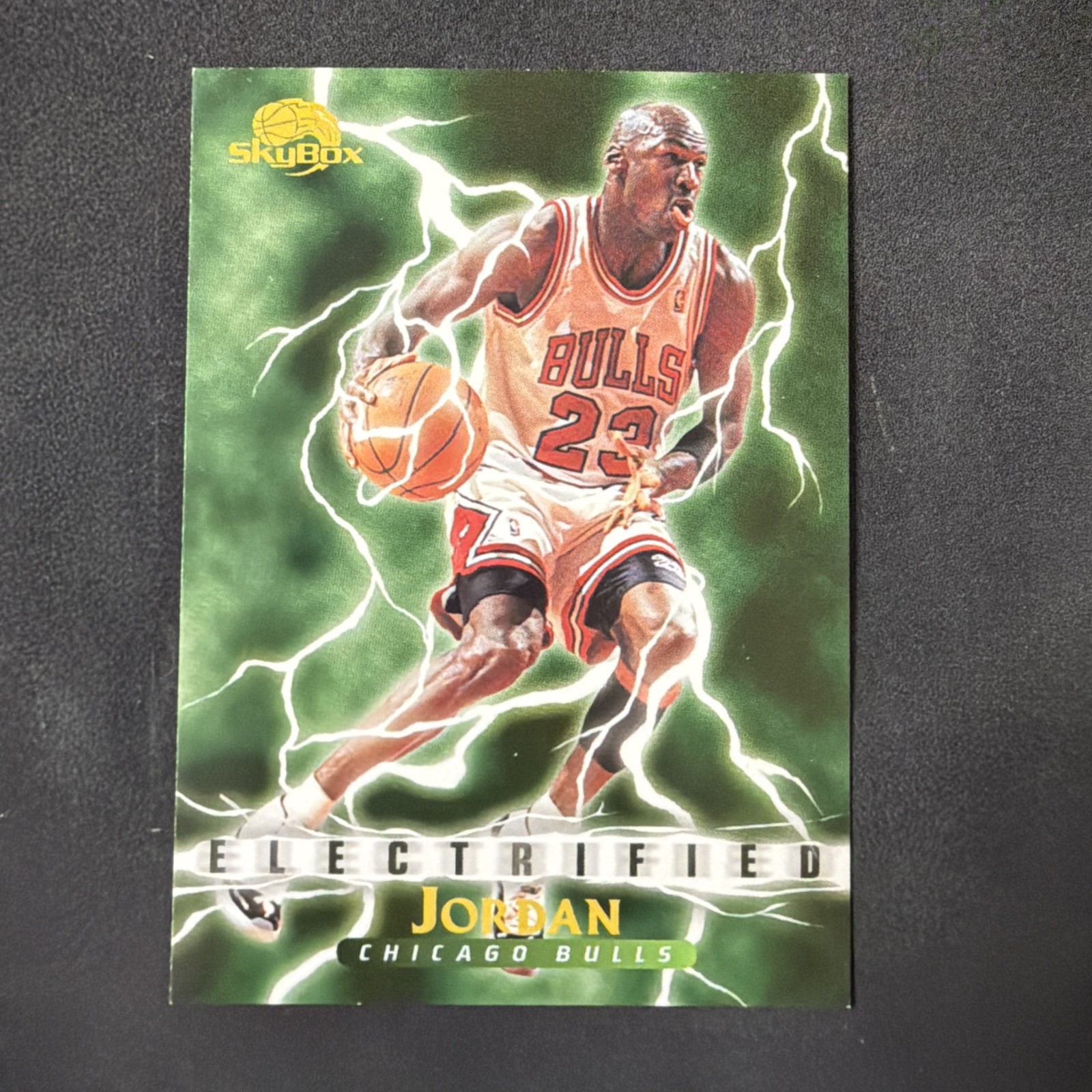 SkyBox 1995-96 SkyBox Premium Electrified Insert Michael Jordan #278 Bulls SkyBox 1995-96 SkyBox Premium Electrified Insert Michael Jordan #278 Bulls