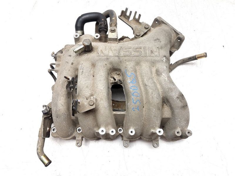 2000 Nissan Xterra Frontier 3.3L Upper Intake Manifold OEM