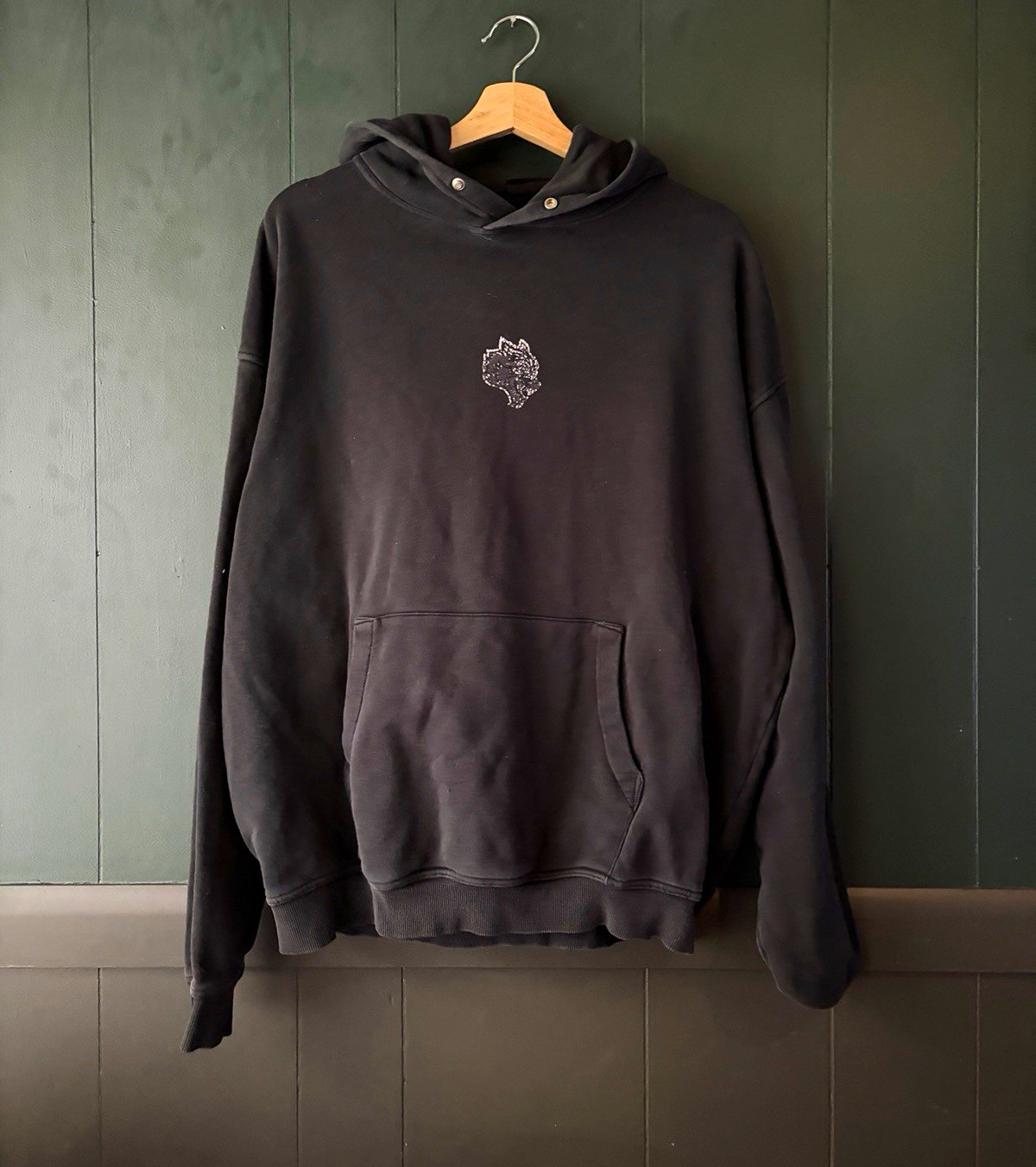 Darc Sport men’s black Wolfe “rather die standing” faded graphic hoodie 57/1000 Darc Sport men’s black Wolfe “rather die standing” faded graphic hoodie 57/1000