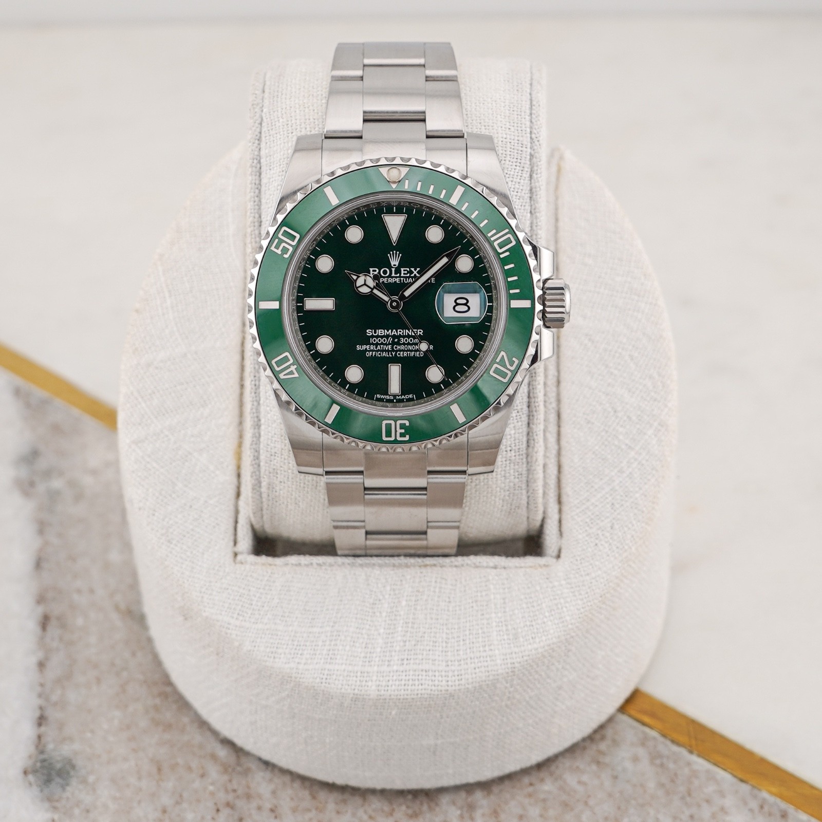 Rolex Submariner 116610LV HULK Green Dial Oyster Bracelet with Green Bezel