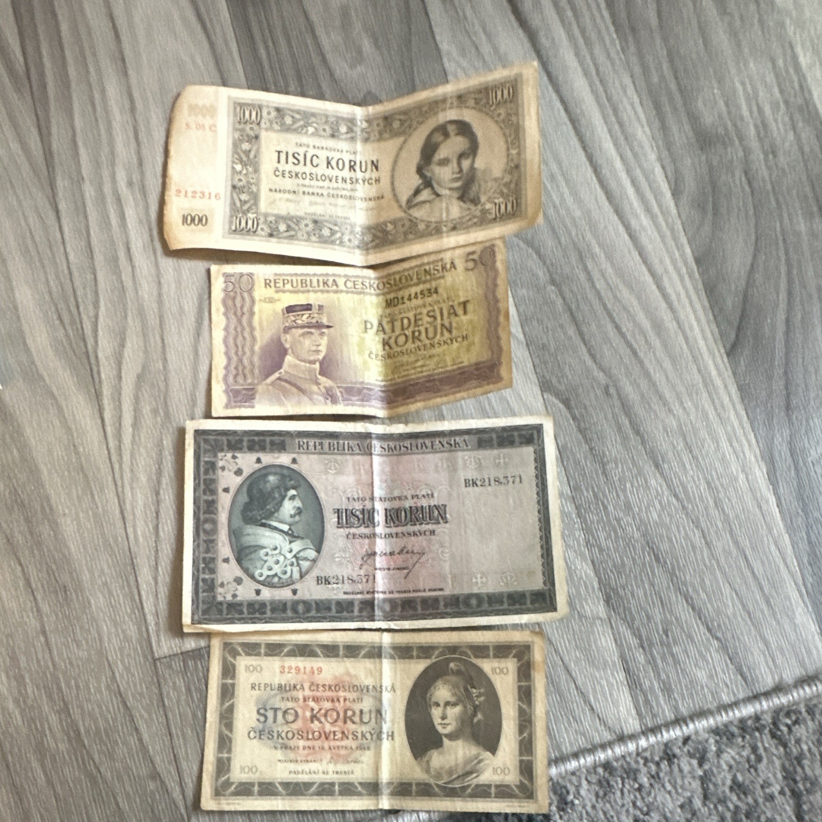 vintage Czechoslovakia 1945 Banknotes Lot of 4 1000 Korun 50 Korun 100 Korun