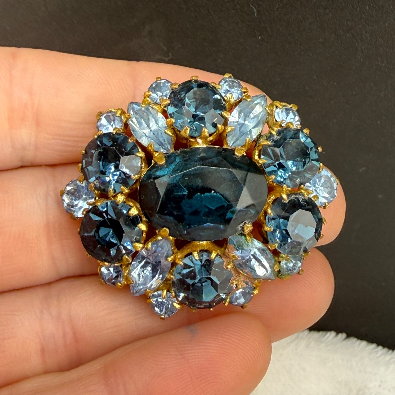 Vintage Estate Brooch Blue Rhinestone Gold Tone Sparkly Floral Oval