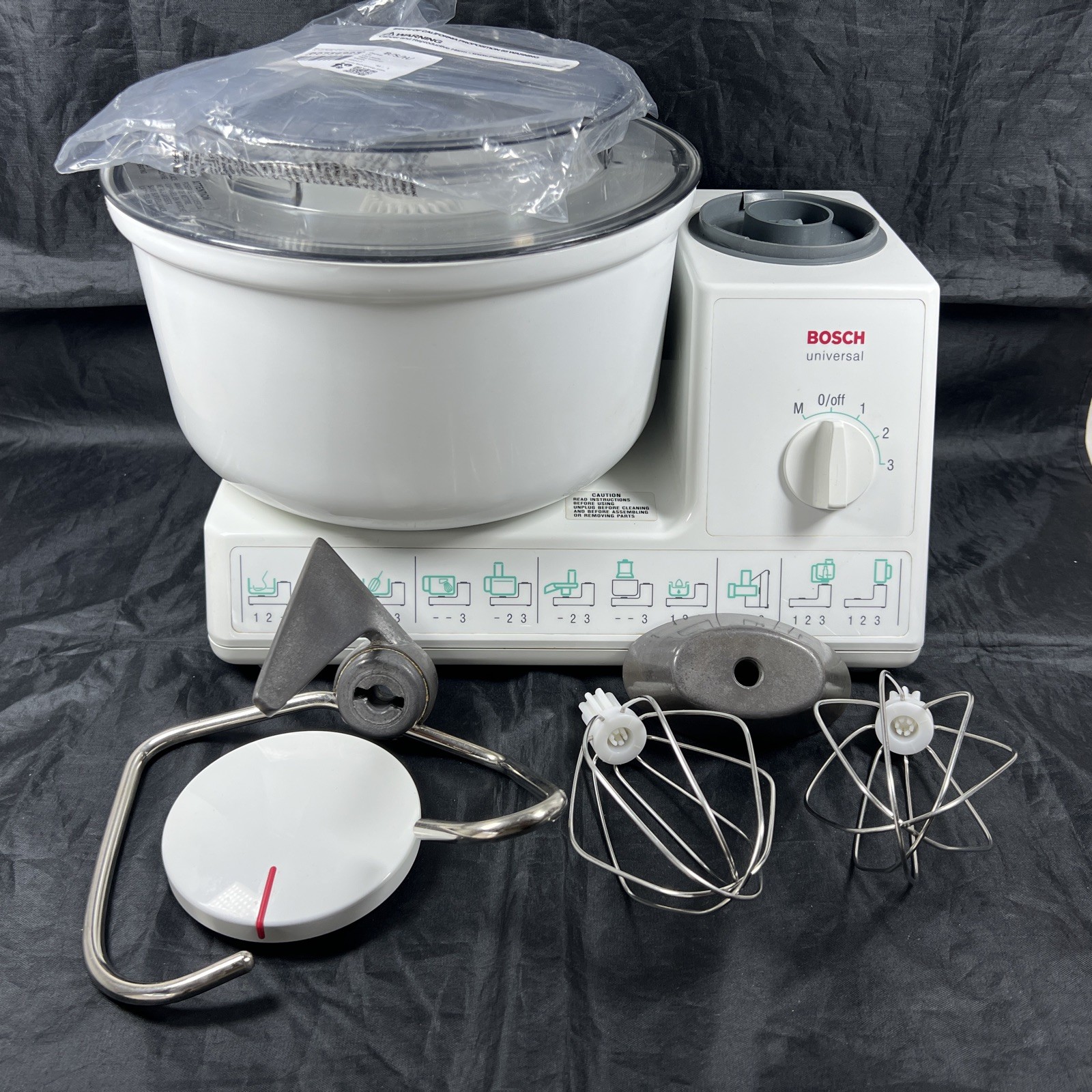 Bosch Universal Kitchen Machine MixerMUM6621UC  Bowl Dough Hook Whisks WORKING