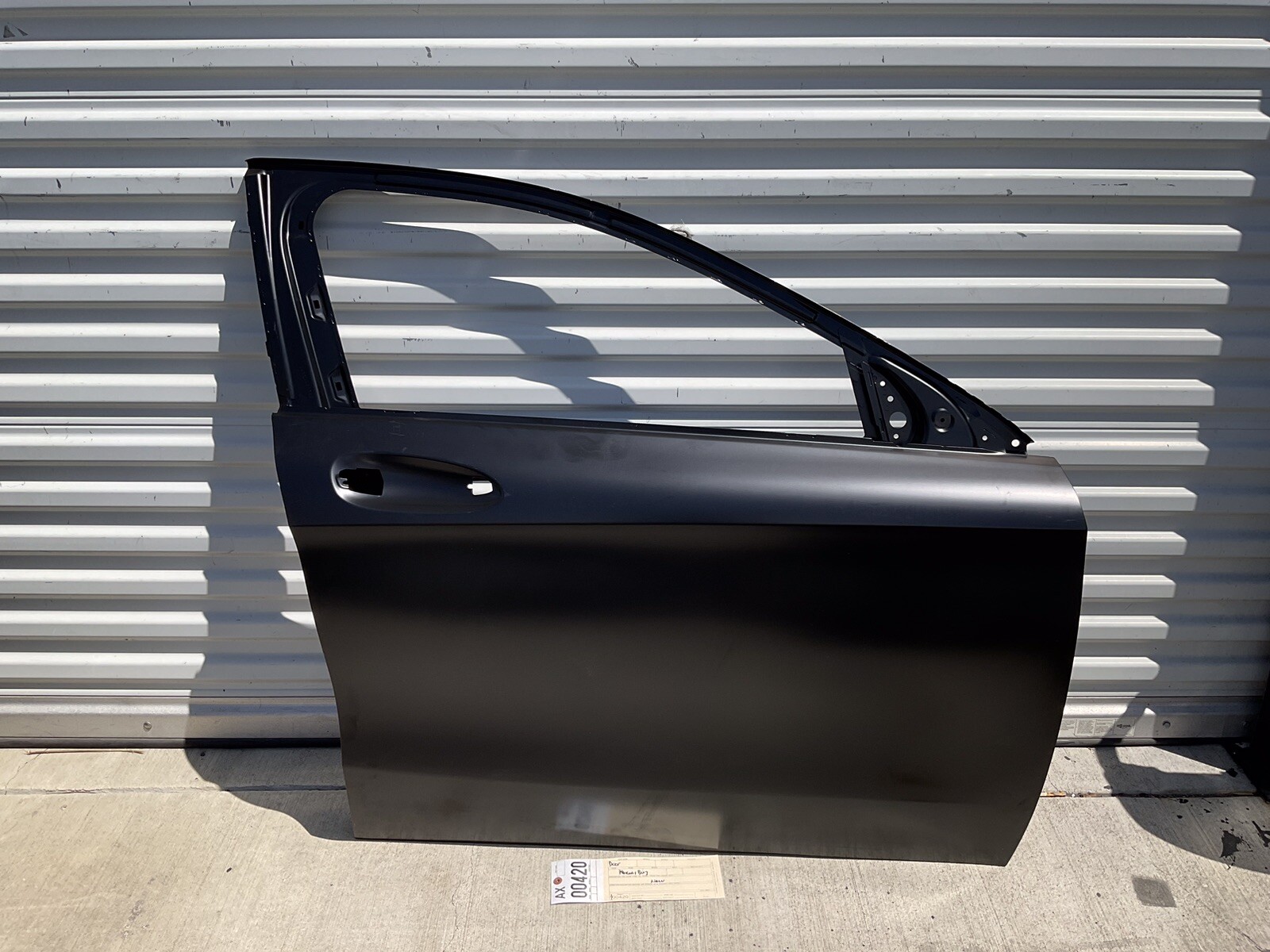 2015 2020 MERCEDES BENZ GLA GLA250 RIGHT FRONT DOOR OEM 2015 2020 MERCEDES BENZ GLA GLA250 RIGHT FRONT DOOR OEM