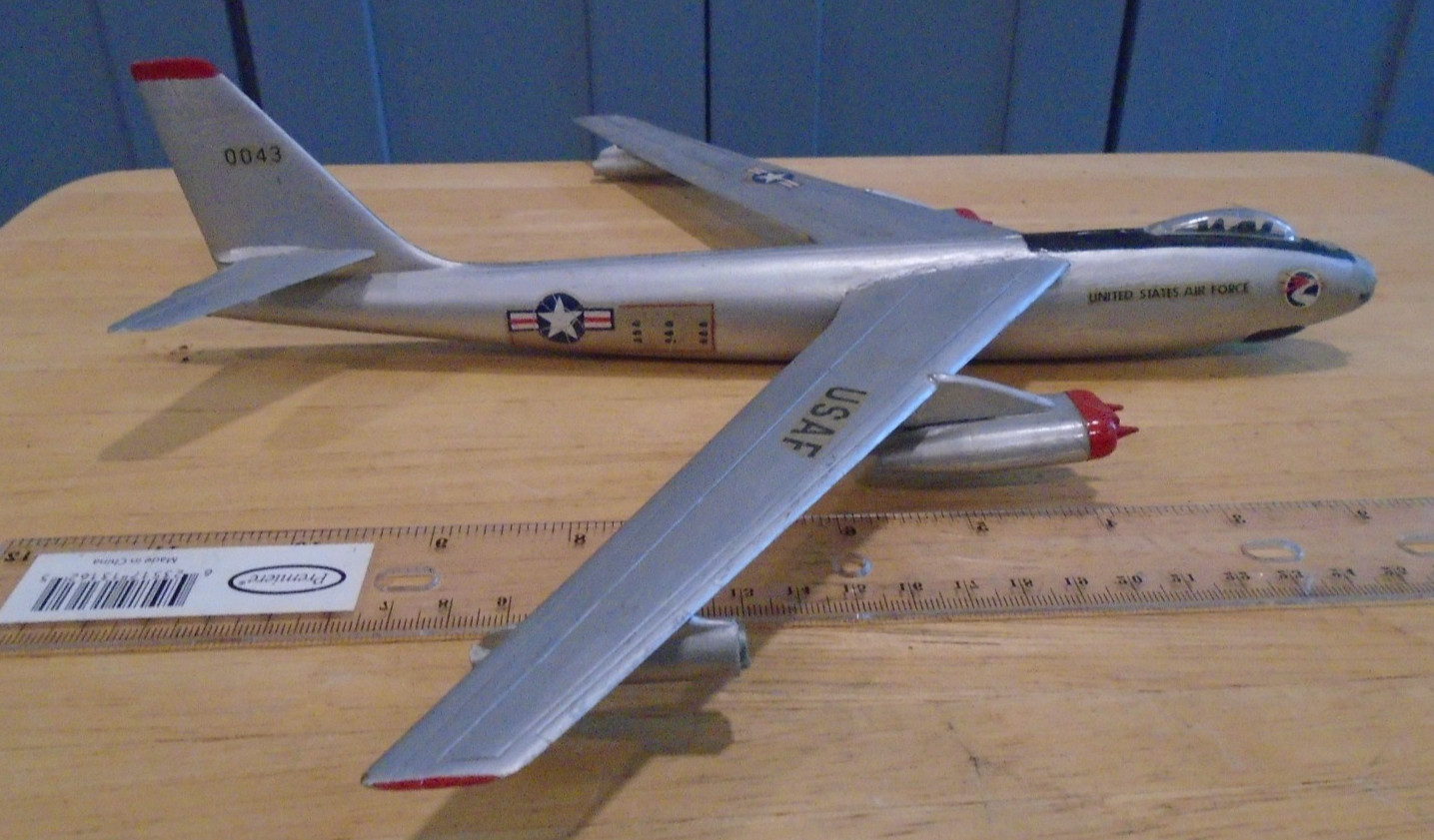 VINTAGE REVELL B-47 Stratojet Strategic Bomber Built Plastic Model Airplane VINTAGE REVELL B-47 Stratojet Strategic Bomber Built Plastic Model Airplane