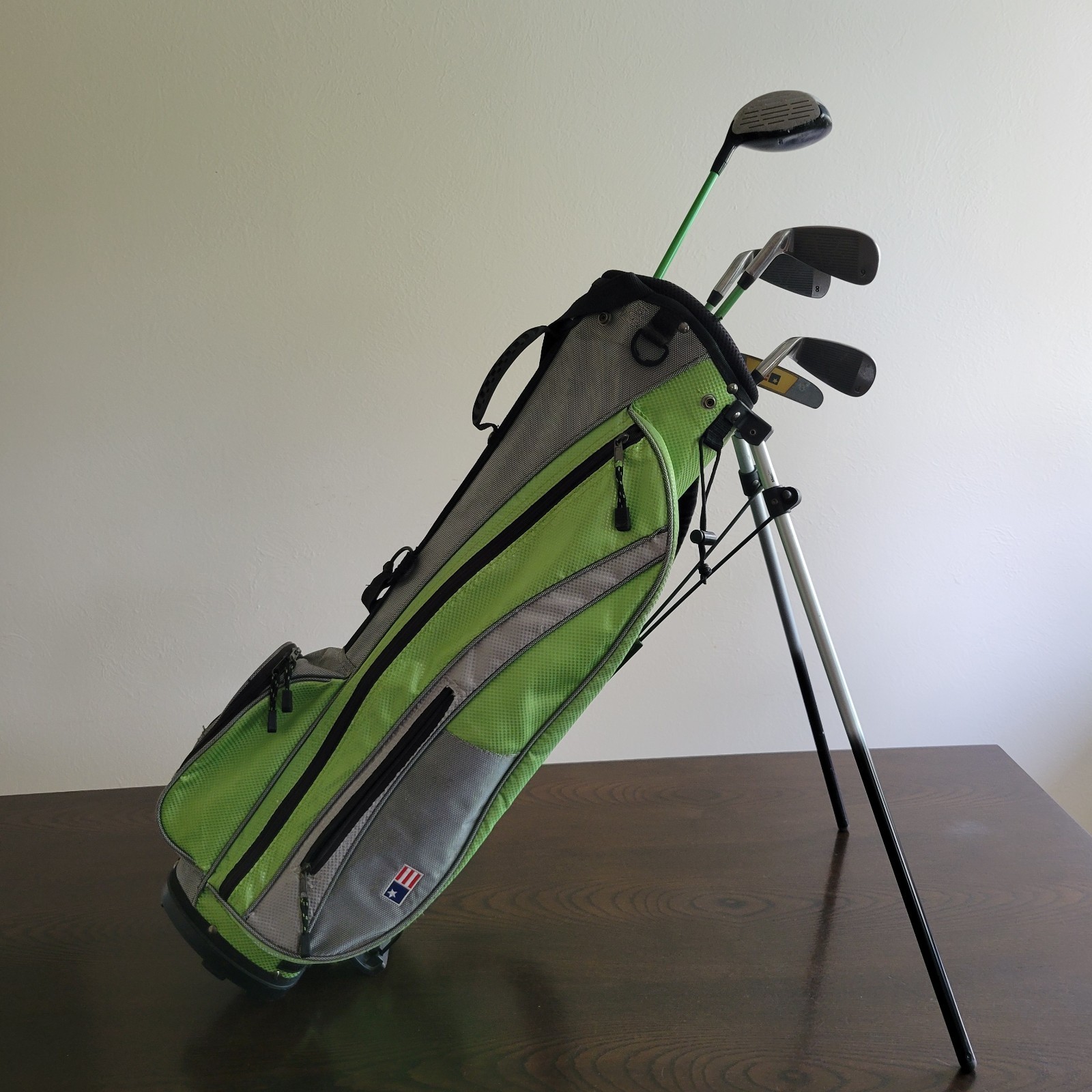 U.S. Kids Golf UL-18 Jr 3W 6 8 PW Putter RH Graphite 57-39 USKG Green Bag U.S. Kids Golf UL-18 Jr 3W 6 8 PW Putter RH Graphite 57-39 USKG Green Bag