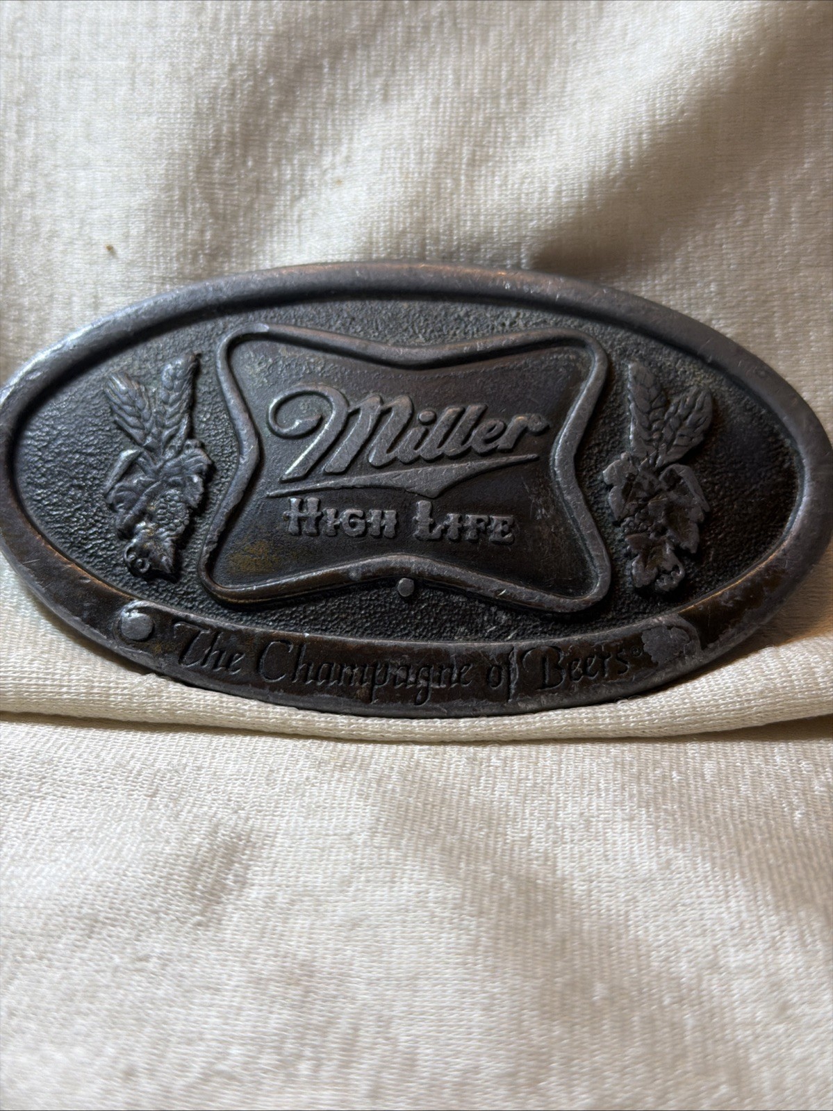 VtG 1975 MILLER HIGH LIFE CHAMPAGNE OF BEERS BELT BUCKLE Made in USA Bergamot VtG 1975 MILLER HIGH LIFE CHAMPAGNE OF BEERS BELT BUCKLE Made in USA Bergamot