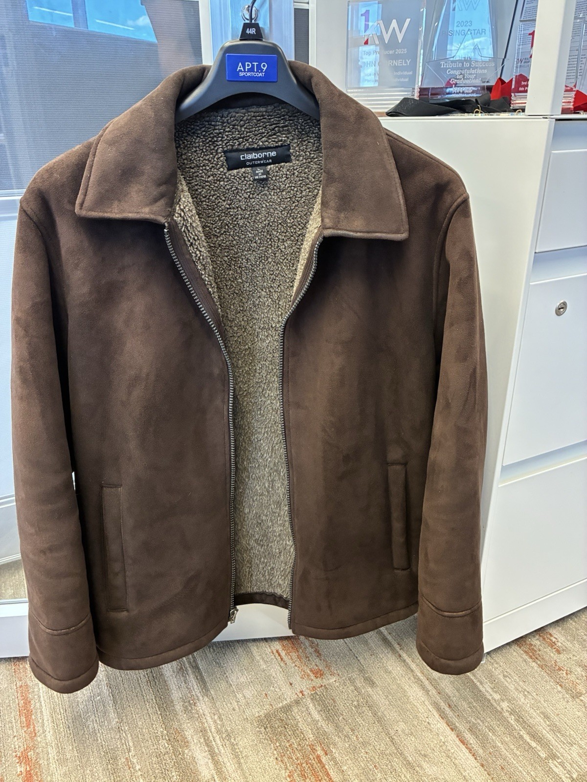 VINTAGE Claiborne Men\'s Brown Full Zip Lined Jacket w/ Pockets Size L Reg Fit VINTAGE Claiborne Men\'s Brown Full Zip Lined Jacket w/ Pockets Size L Reg Fit