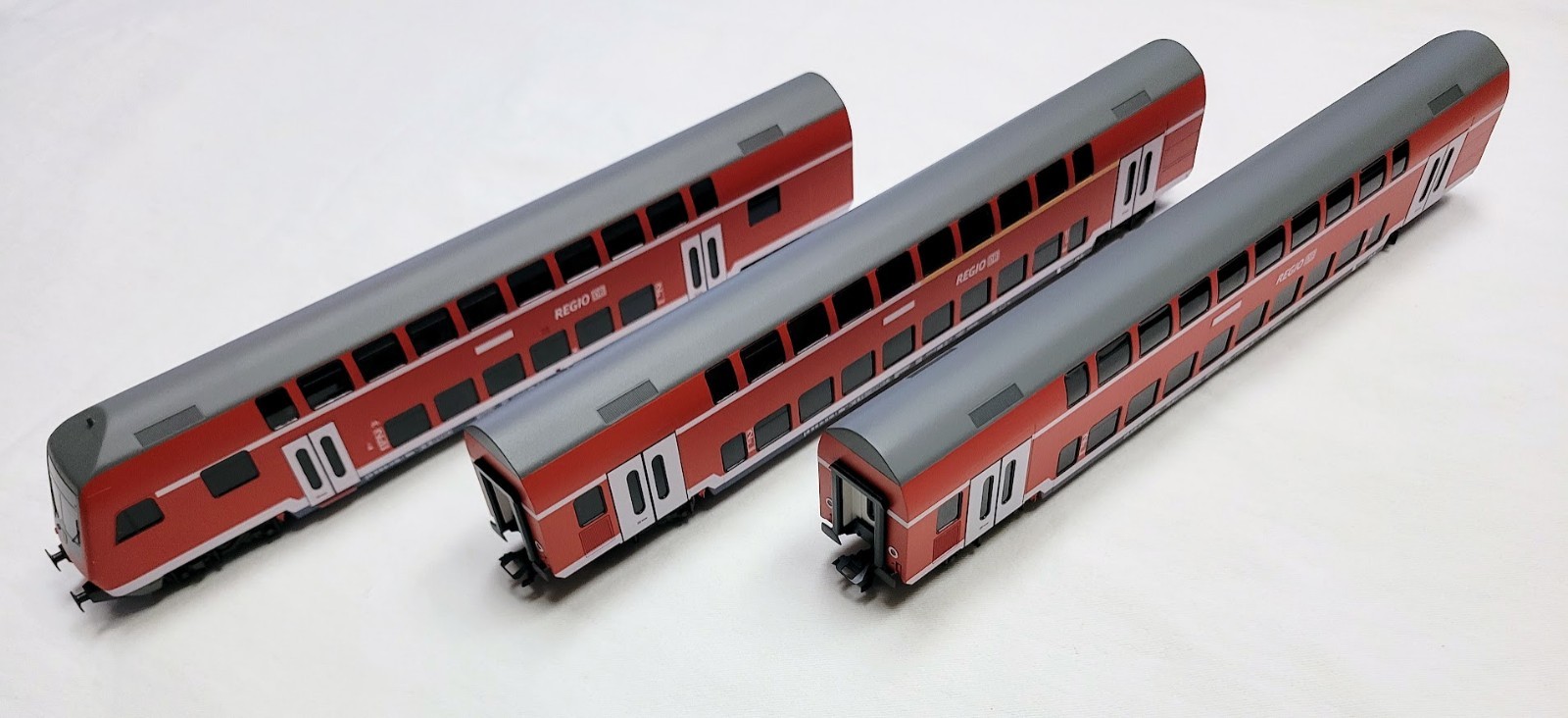 Marklin H0 DB Regio Bi-Level Regional 3 Coach Train Set w/ Lit Cab Car
