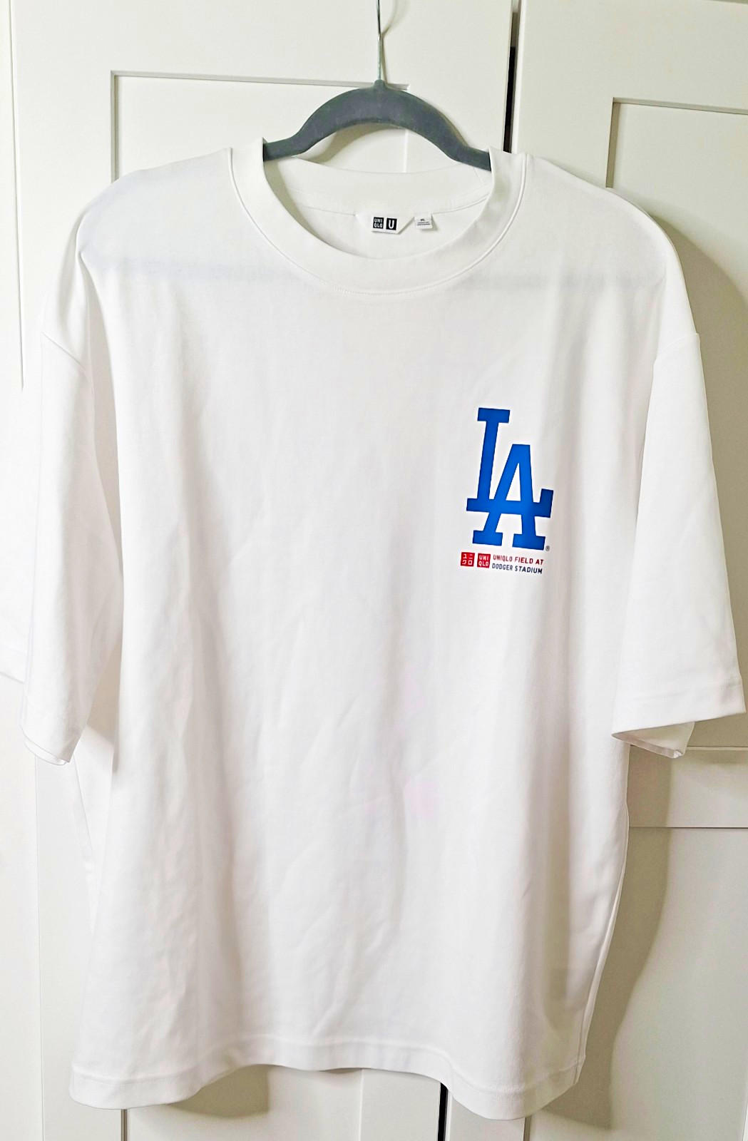 UNIQLO Los Angeles Dodgers MLB Baseball Shirt, White/Blue/Red, XL UNIQLO Los Angeles Dodgers MLB Baseball Shirt, White/Blue/Red, XL