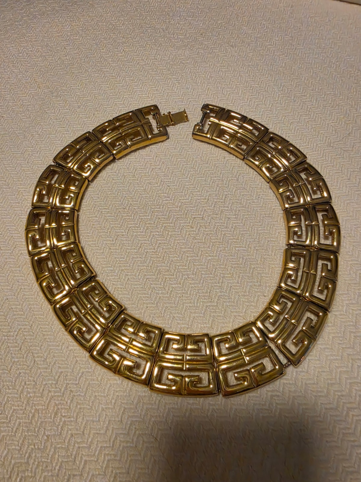 GORGEOUS VINTAGE GIVENCHY RUNWAY CHUNKY LOGO COLLAR NECKLACE
