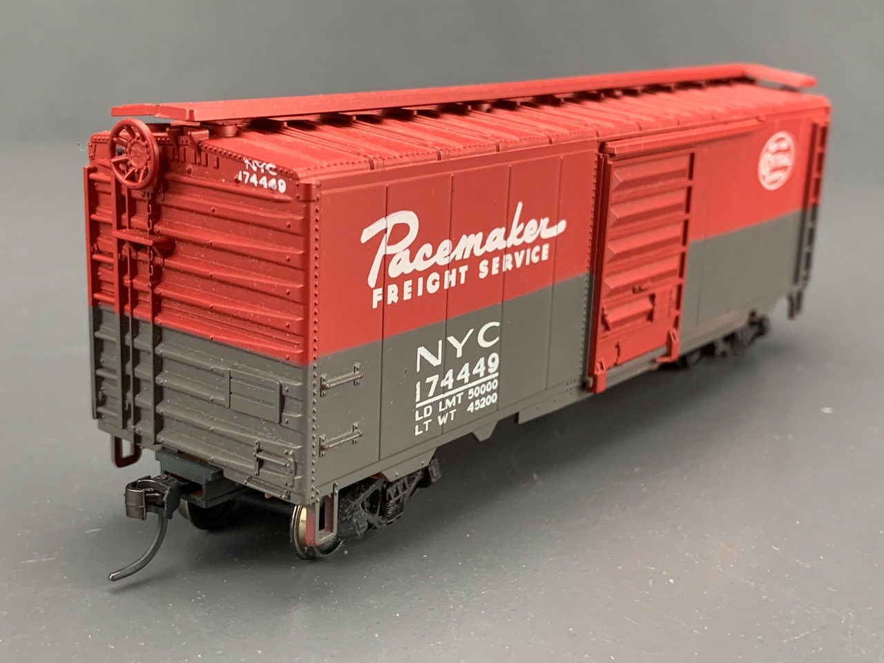 2X HO Walthers RTR 932-3716 40\' PS1 Boxcar NYC Pacemaker #174449 w/KDs HO8687