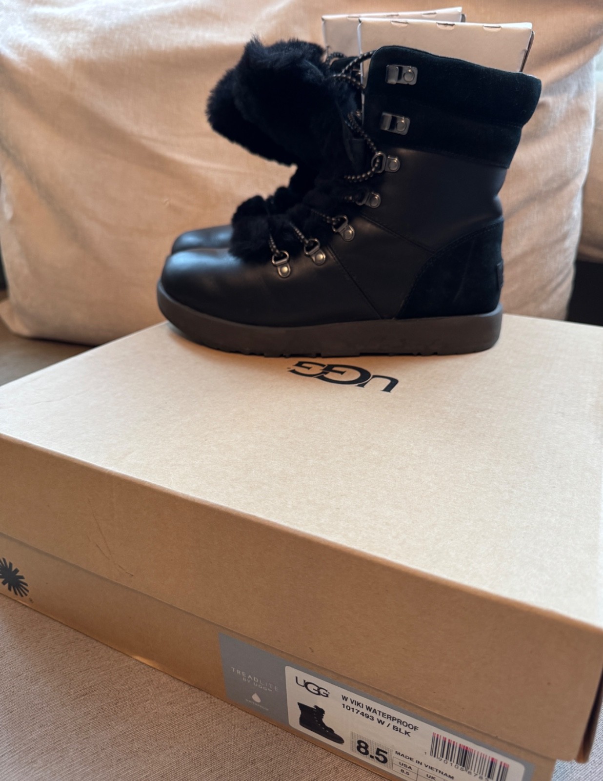 Ugg Viki/Adirondack waterproof boots women size 8.5 Ugg Viki/Adirondack waterproof boots women size 8.5