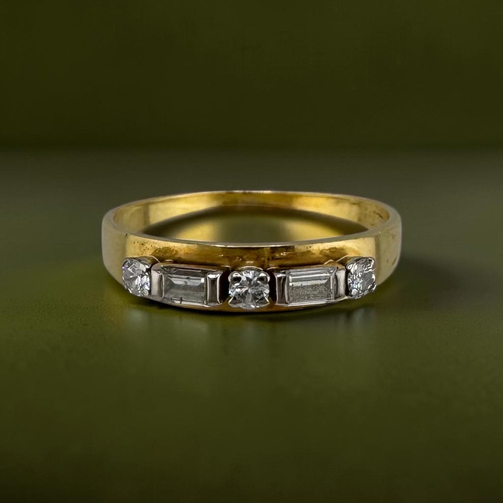 Vintage 1950s 1960s 18K Yellow Gold Diamond Band Ring 0.27ctw Size 6.5 Vintage 1950s 1960s 18K Yellow Gold Diamond Band Ring 0.27ctw Size 6.5