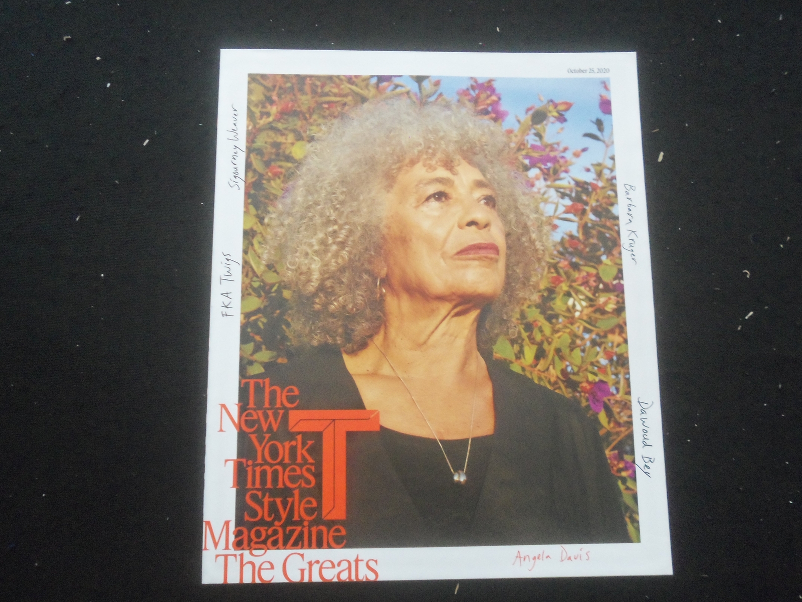 2020 OCTOBER 25 THE NEW YORK TIMES STYLE MAGAZINE - ANGELA DAVIS - SP 8636F