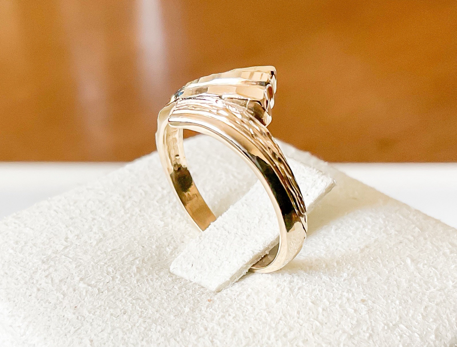 VINTAGE LADIES 14K 3.4G YELLOW GOLD MODERNIST FREEFORM BYPASS RING SZ. 6.25 VINTAGE LADIES 14K 3.4G YELLOW GOLD MODERNIST FREEFORM BYPASS RING SZ. 6.25