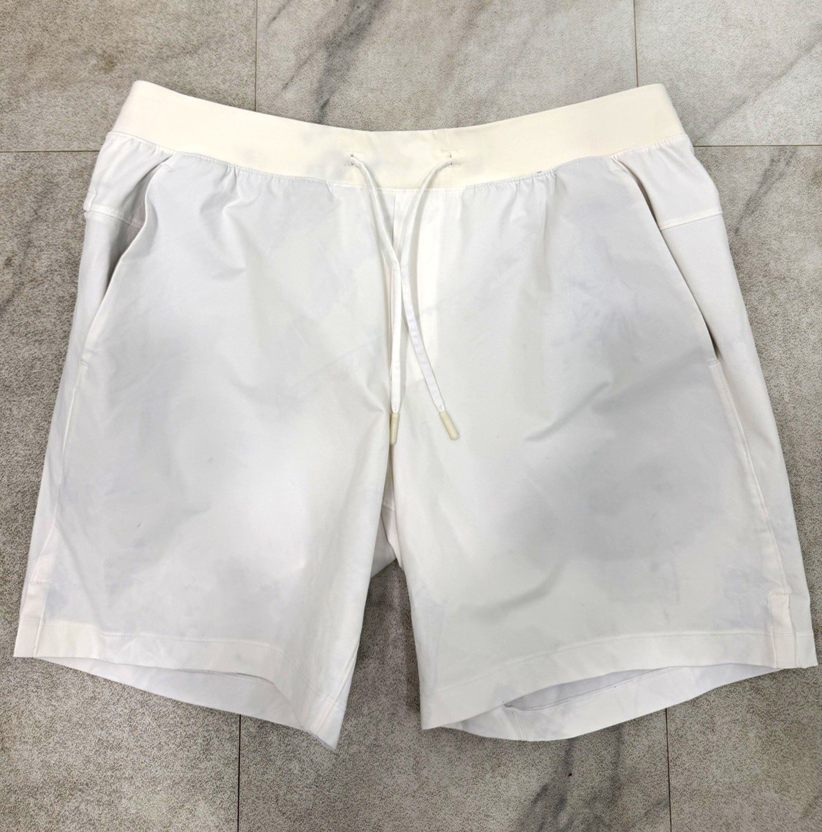 Lululemon men’s White Athletic Activewear Shorts Solid Drawstring Pockets L Lululemon men’s White Athletic Activewear Shorts Solid Drawstring Pockets L