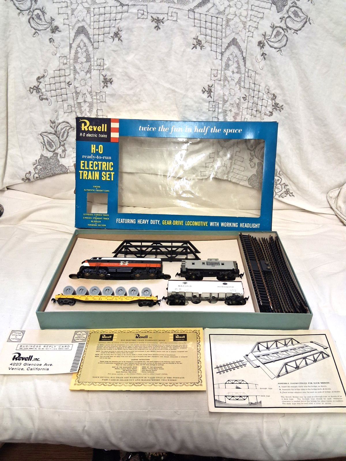VINTAGE * REVELL * NEW HAVEN T-70563 FREIGHT SET with TRESTLE IN DISPLAY BOX VINTAGE * REVELL * NEW HAVEN T-70563 FREIGHT SET with TRESTLE IN DISPLAY BOX