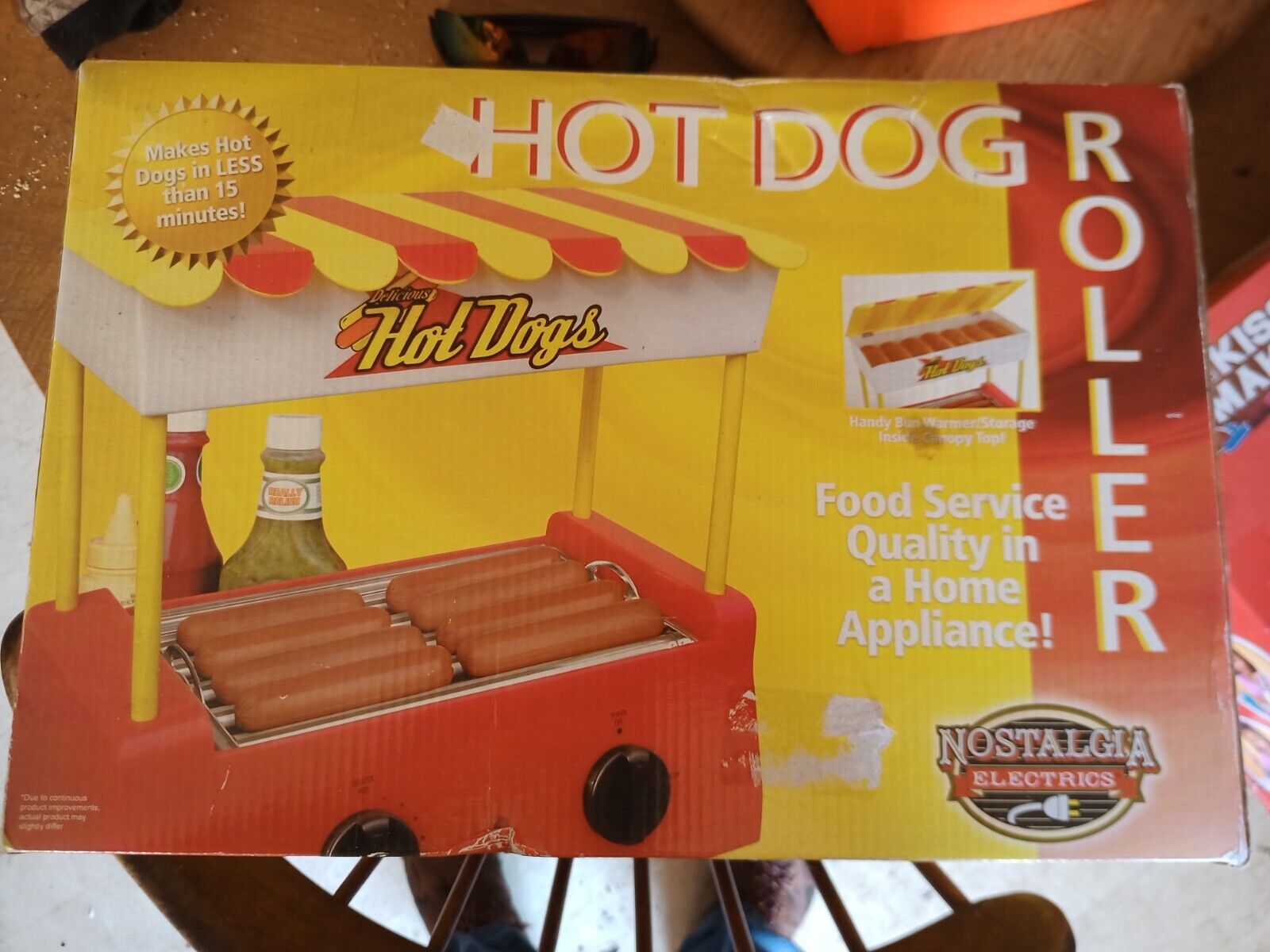 NIB NEW Nostalgia Electrics HDG598 Hot Dog ROLLER w/ Bun Warmer CUTE CART L@@K