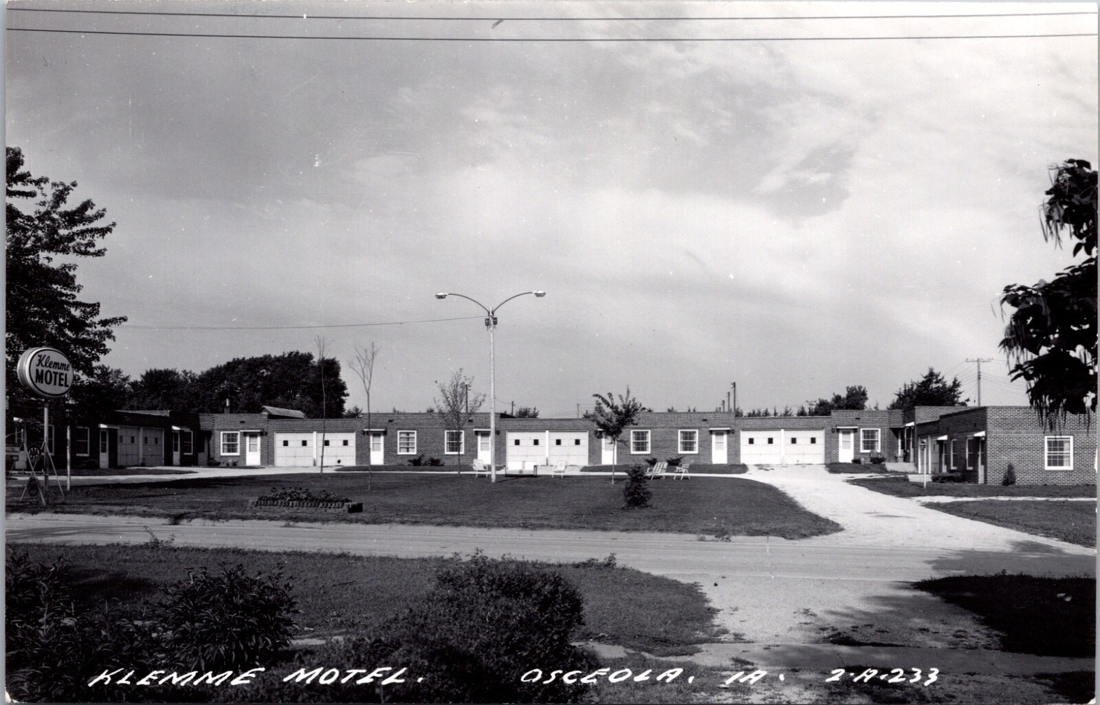 Real Photo Postcard Klemme Motel in Osceola, Iowa Real Photo Postcard Klemme Motel in Osceola, Iowa