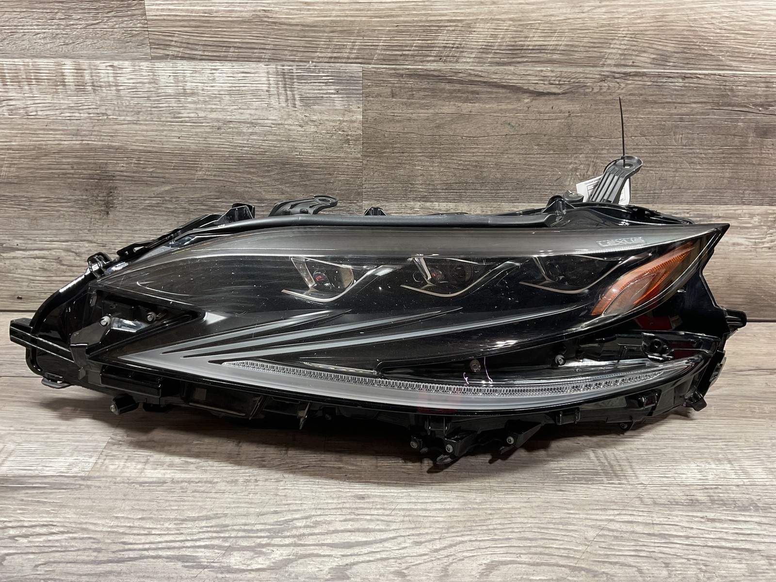 USED - 2018-2020 Lexus LS500 L Headlamp LED - OEM USED - 2018-2020 Lexus LS500 L Headlamp LED - OEM
