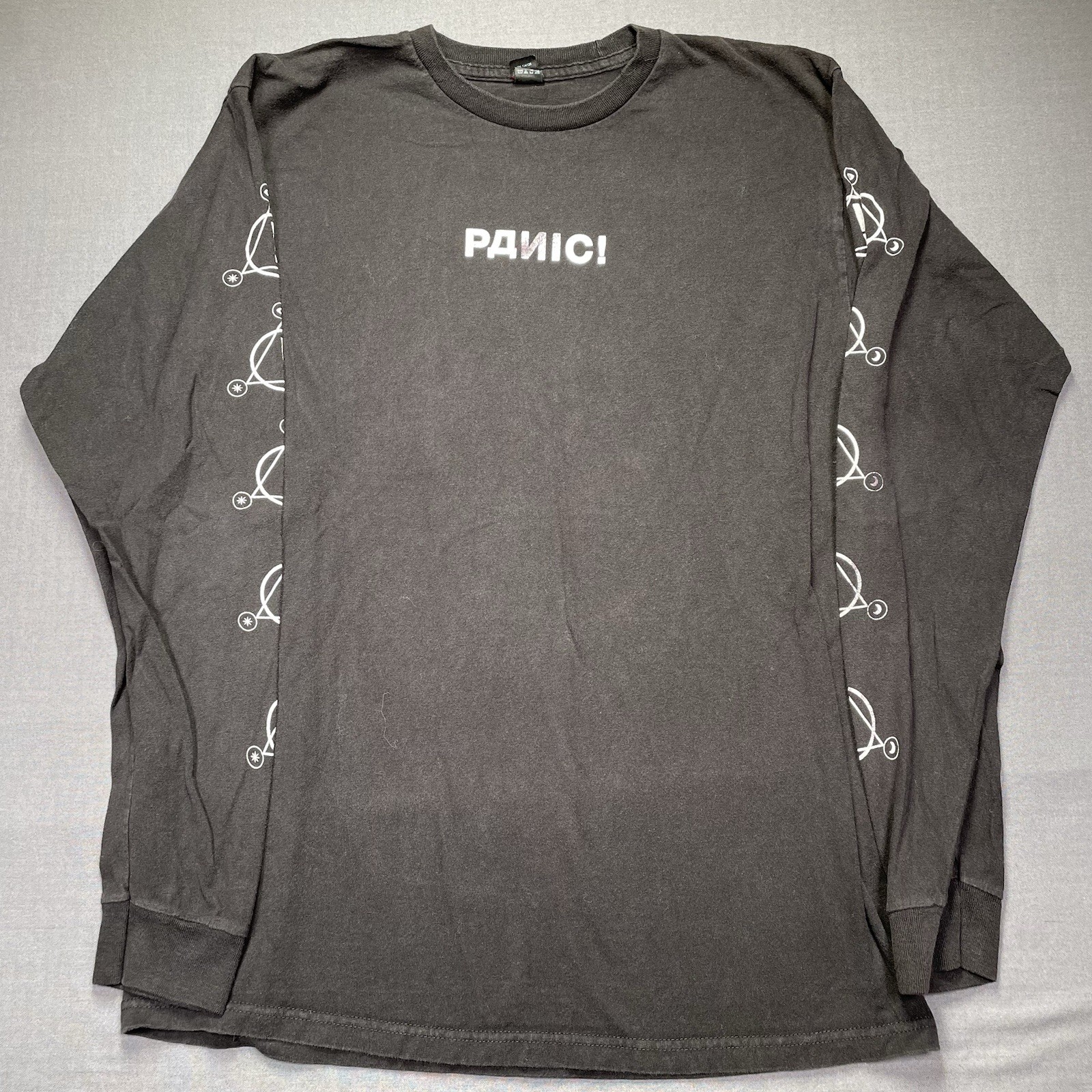 PANIC AT THE DISCO Shirt Mens Medium PRAY FOR THE WICKED LONG SLEEVE PATD PATD PANIC AT THE DISCO Shirt Mens Medium PRAY FOR THE WICKED LONG SLEEVE PATD PATD