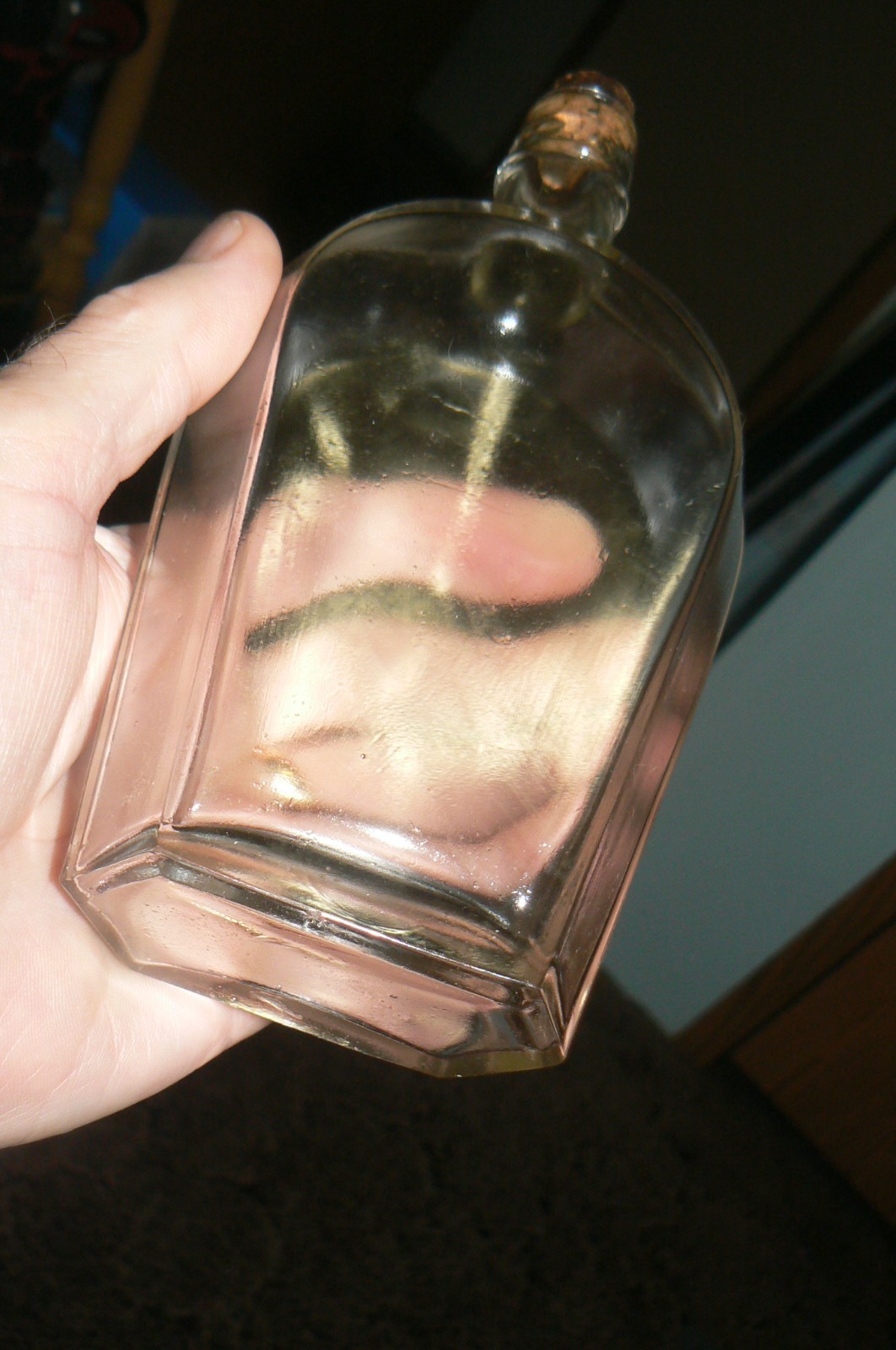1880S Antique, 1 PINT Clear, COFFIN, Whiskey Flask, Very NICE NEAR MINT. 1880S Antique, 1 PINT Clear, COFFIN, Whiskey Flask, Very NICE NEAR MINT.