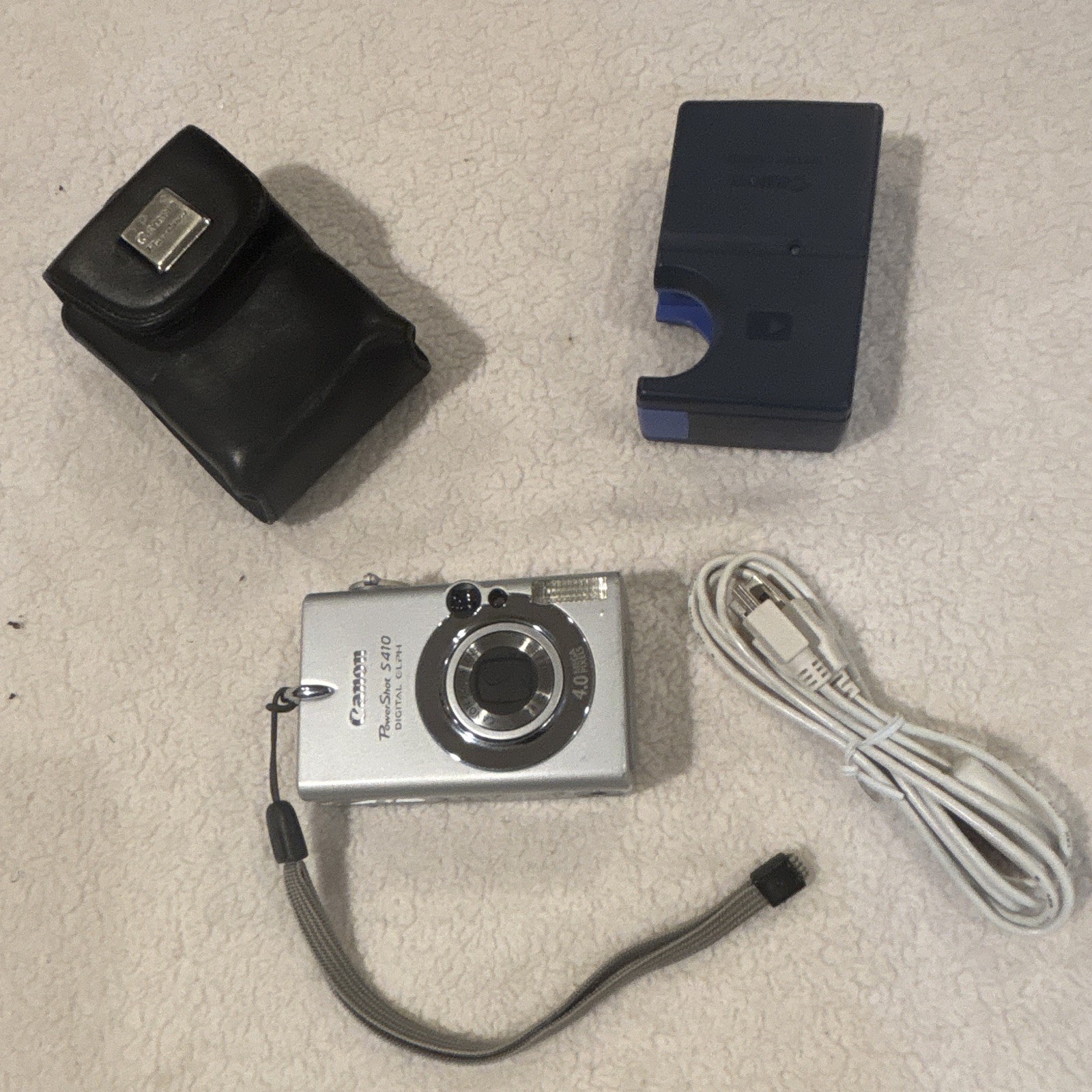 Canon PowerShot S410 Digital ELPH 4.0MP 3x/4x Zoom Silver w/ Case Charger Canon PowerShot S410 Digital ELPH 4.0MP 3x/4x Zoom Silver w/ Case Charger