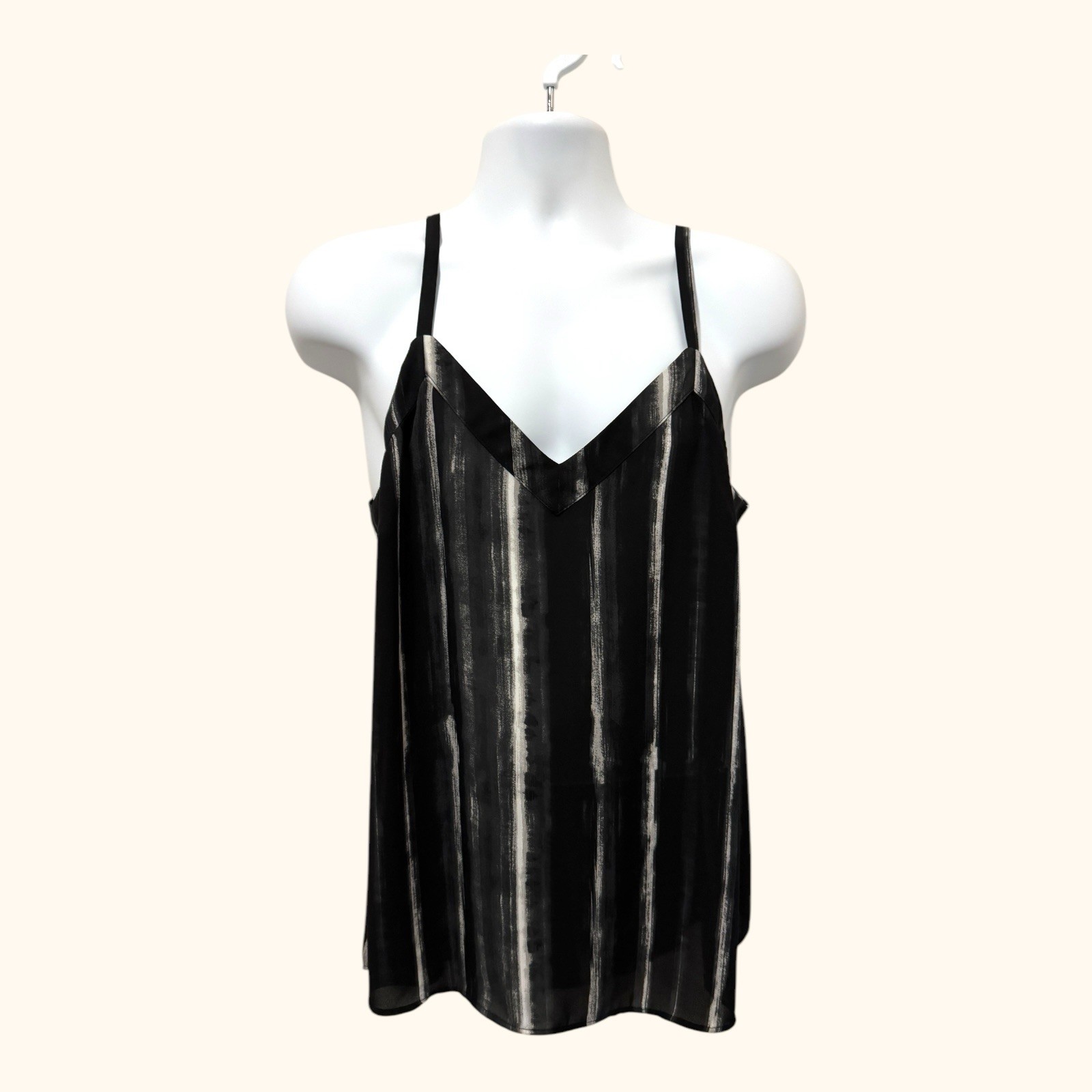 Torrid Women\'s Georgette Tunic Cami V-Neck Adj Strap Black White Stripe Size 00 Torrid Women\'s Georgette Tunic Cami V-Neck Adj Strap Black White Stripe Size 00